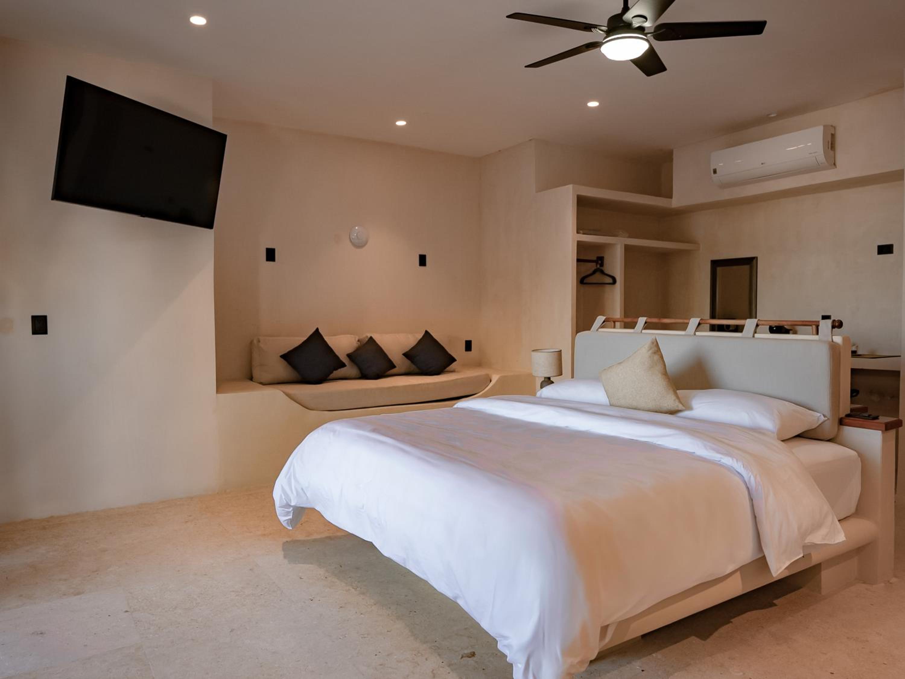 Suite with Sea View - Photo 6