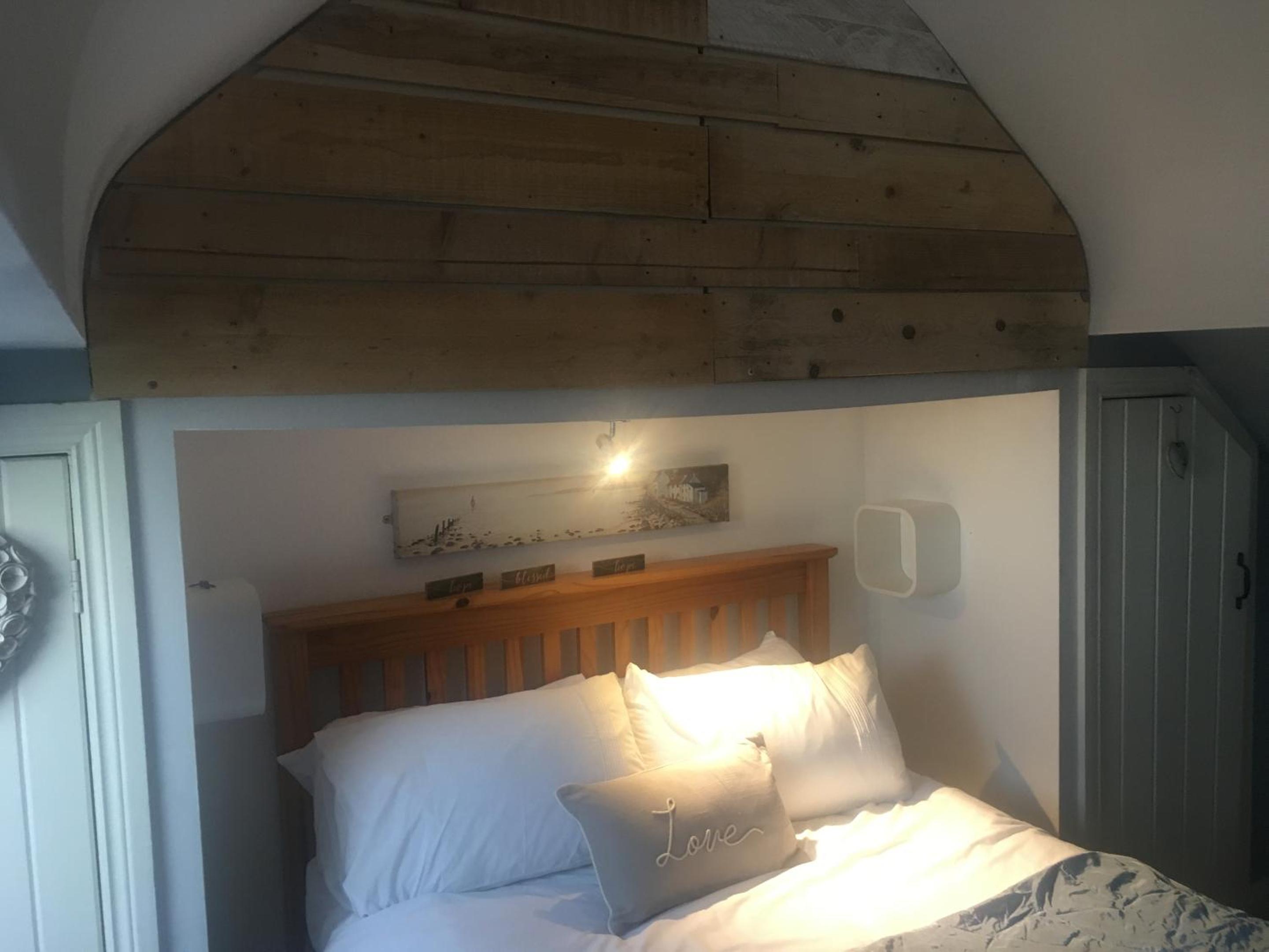 Two-Bedroom Apartment - Photo 3