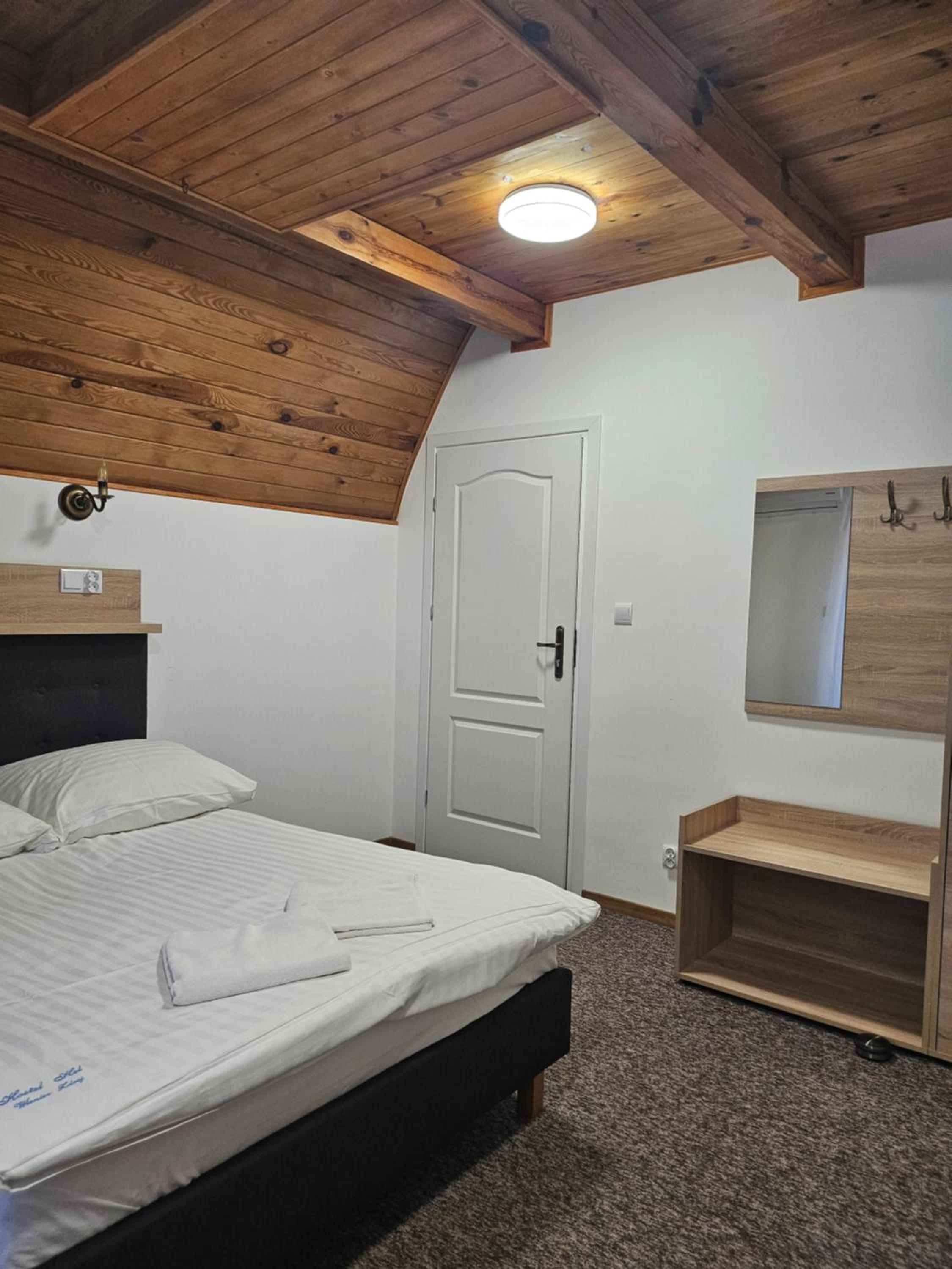 Double Room with Balcony - Photo 2