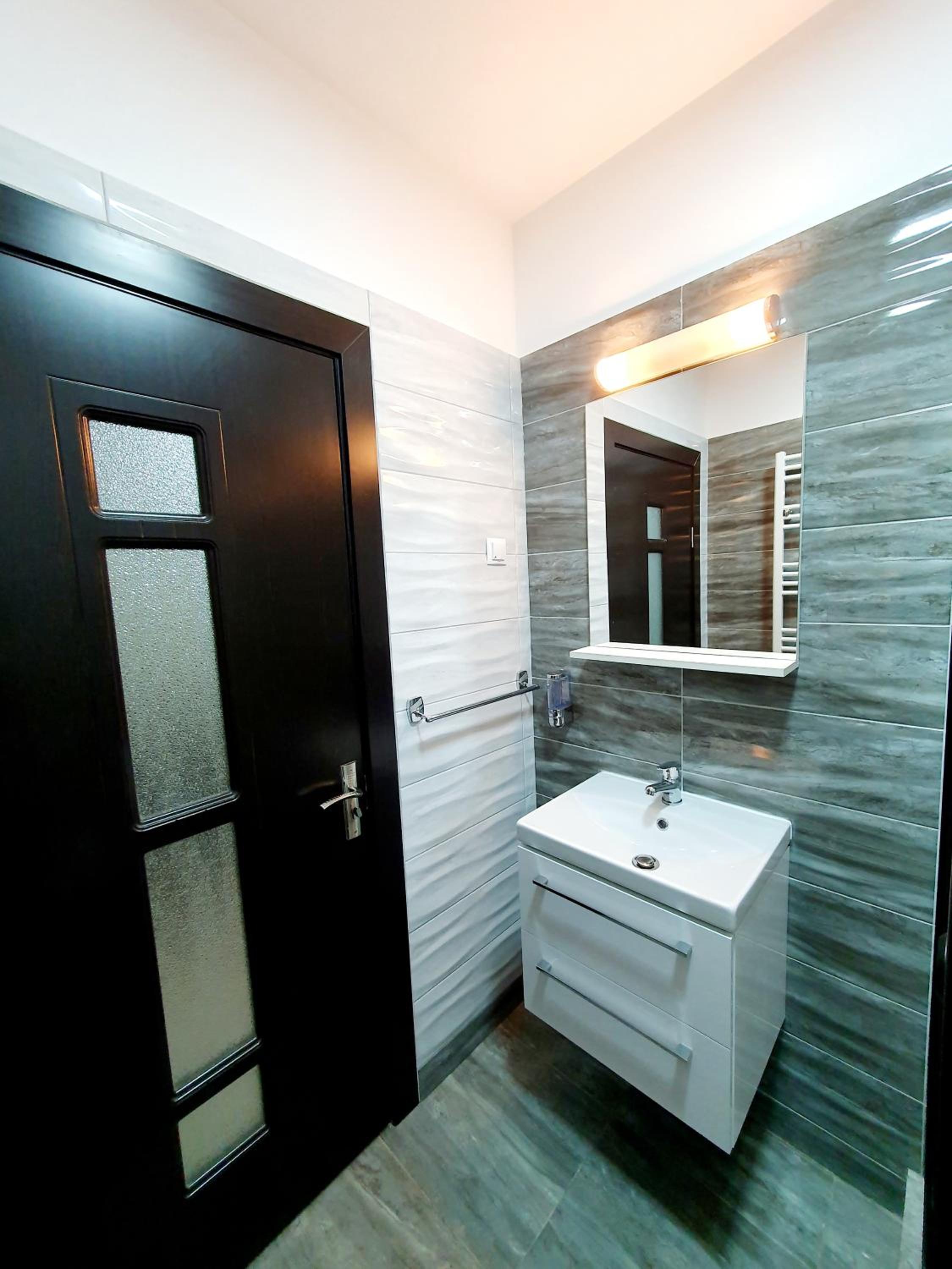 Superior Family Room - Photo 8