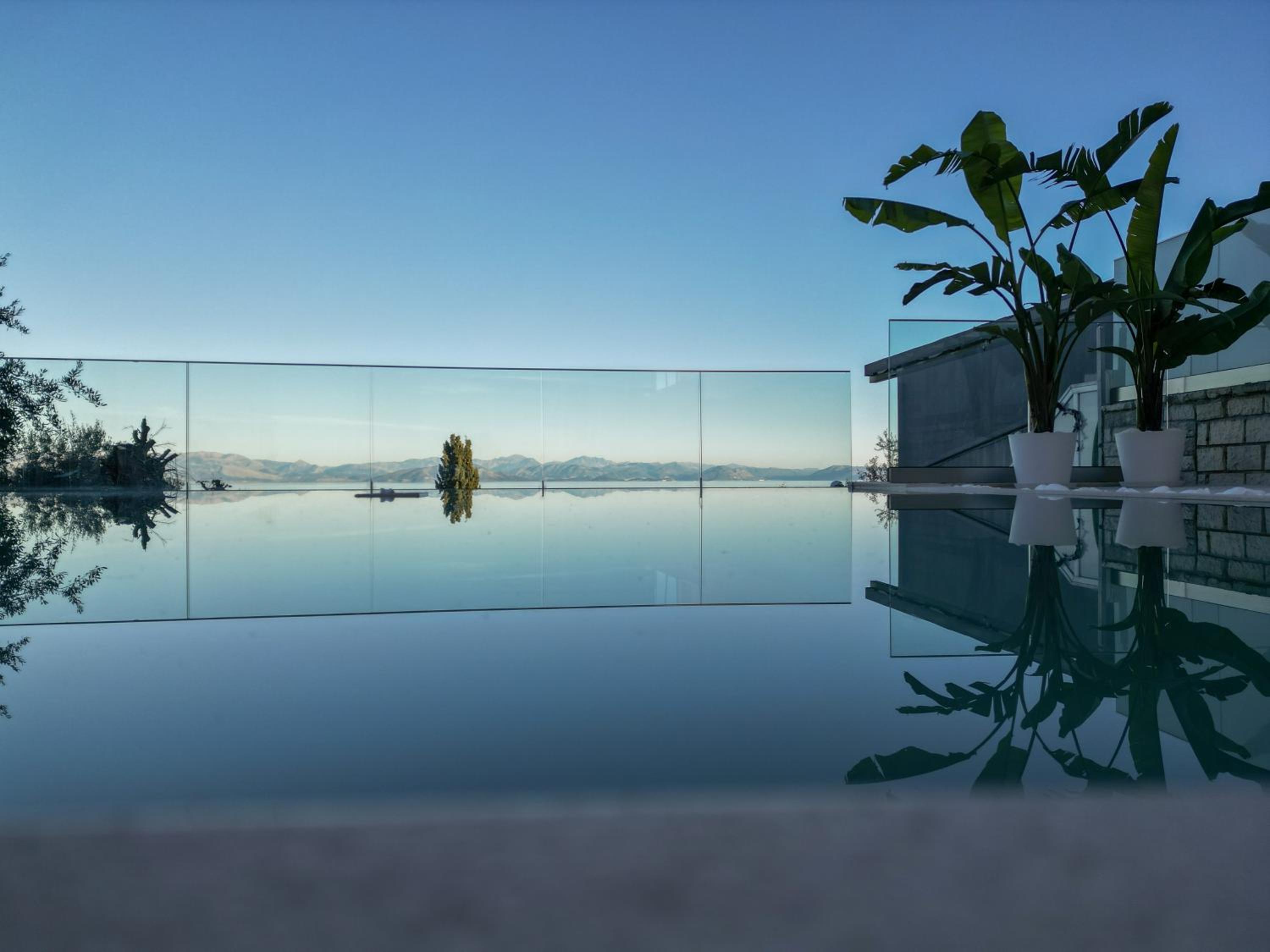 Suite with Pool View photo 3