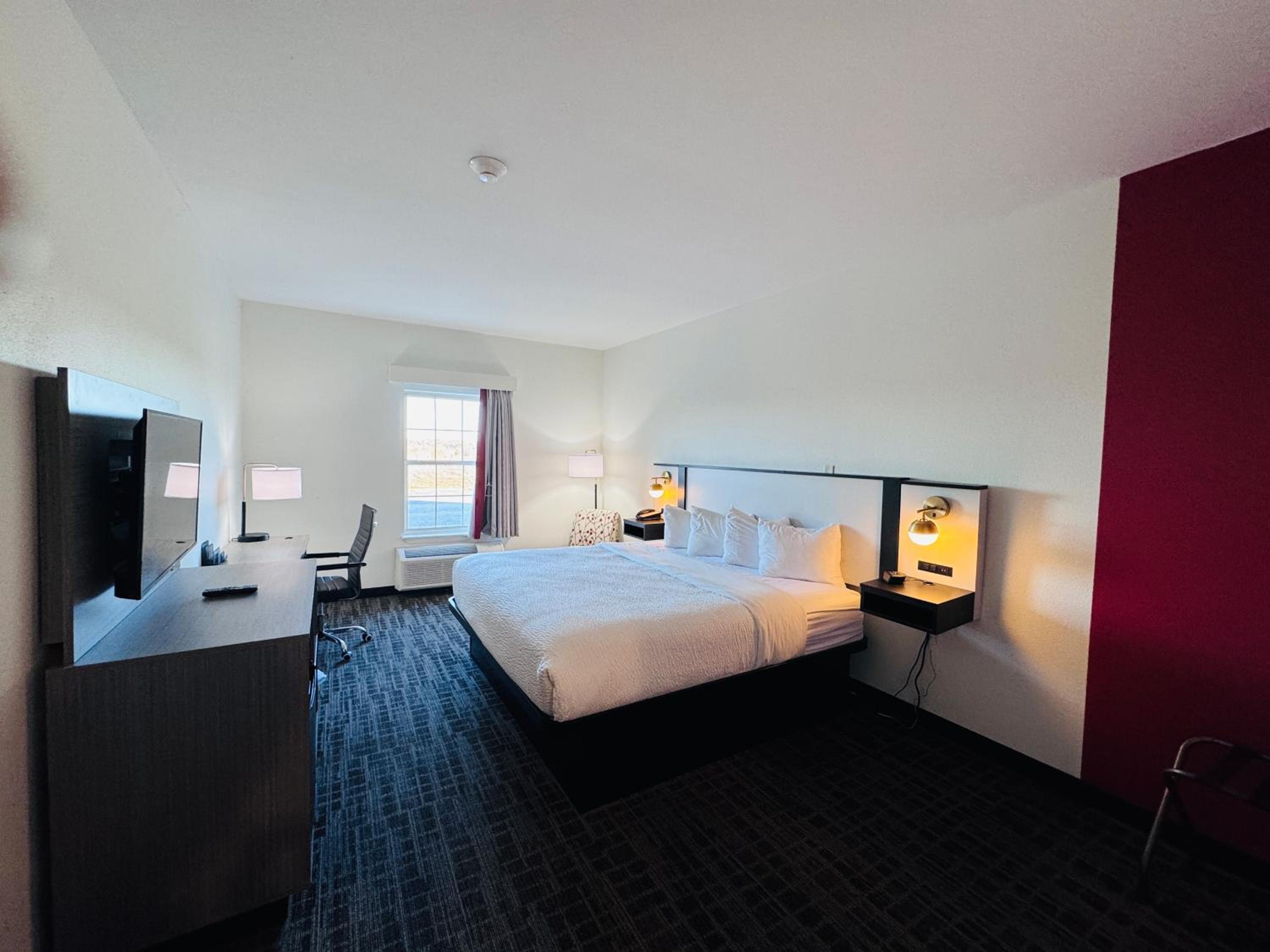 King Room - Disability Access/Non-Smoking - Photo 2