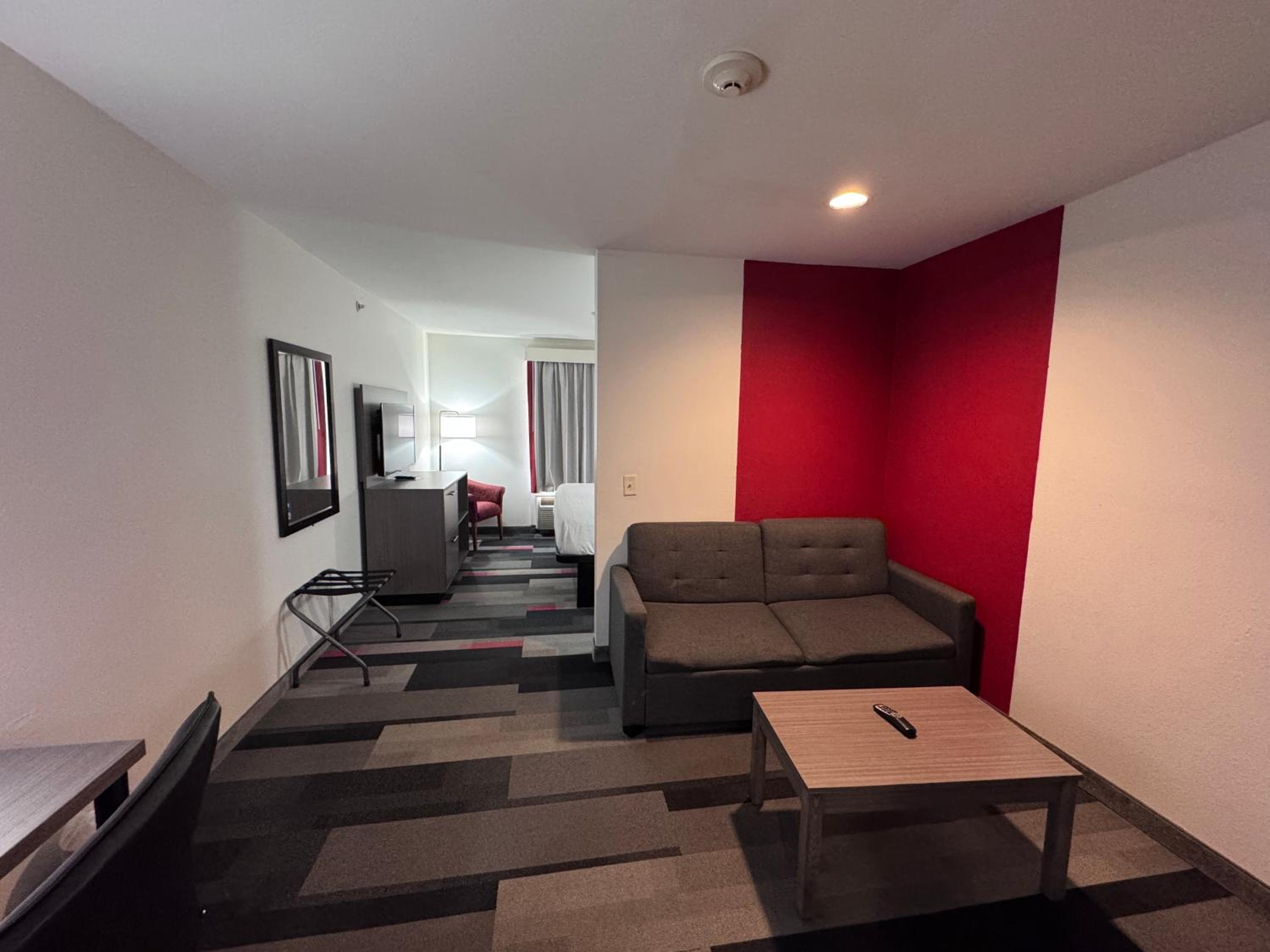 King Studio with Sofa Bed - Photo 5