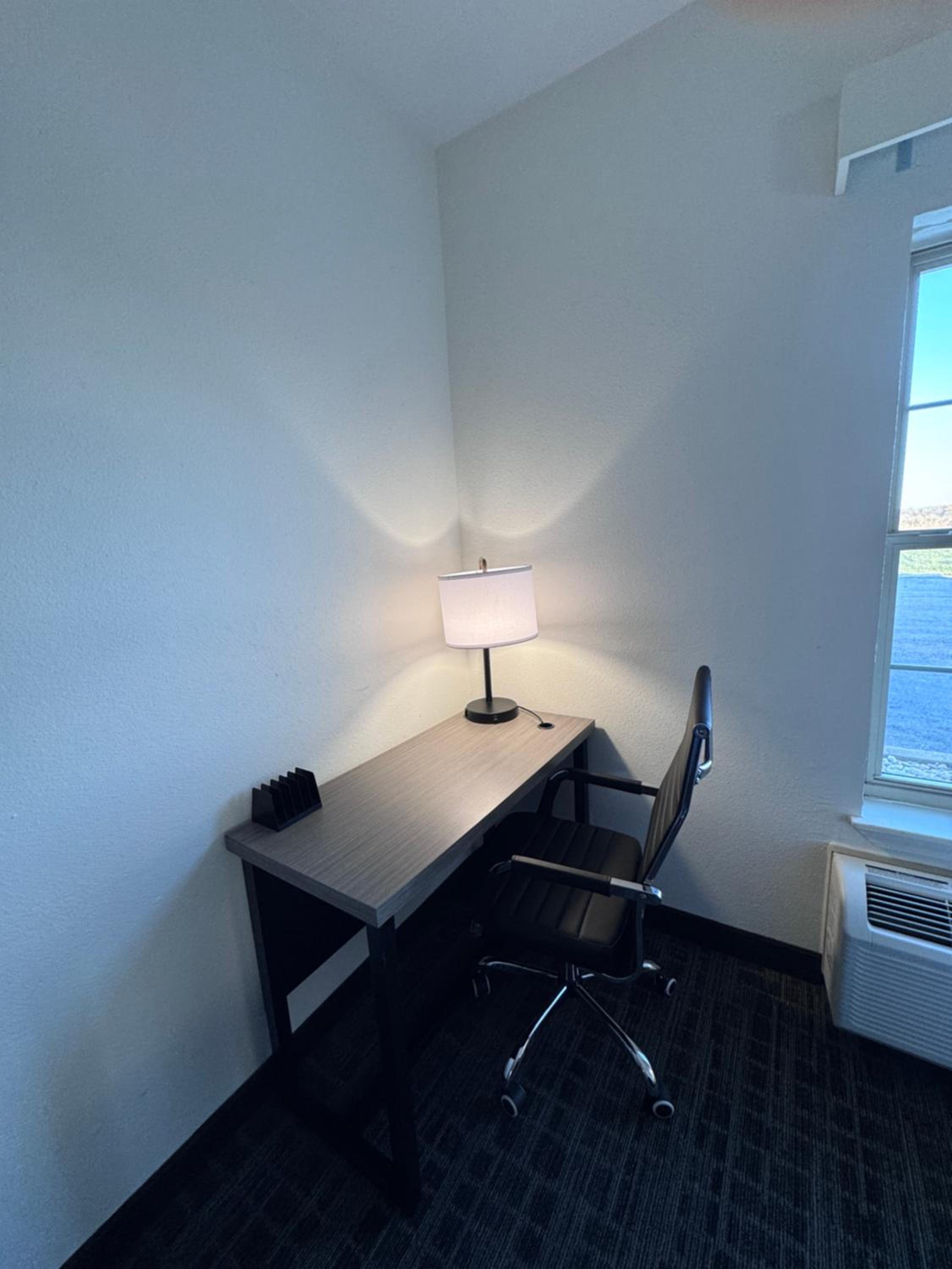 Queen Room with Two Queen Beds - Accessible/Non-Smoking  - Photo 2