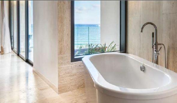 Coastal Ocean Suite - Beach House