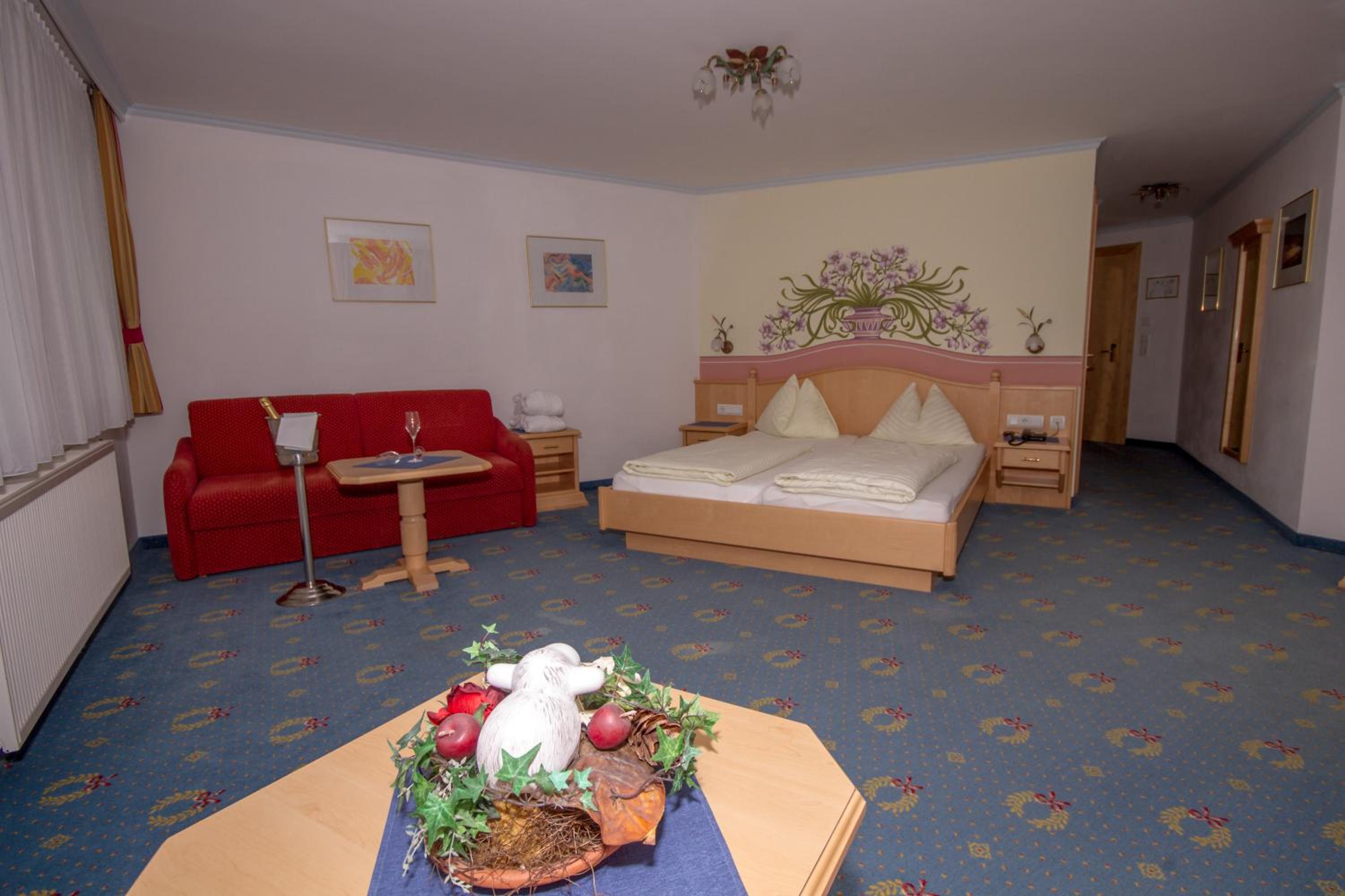 Junior Suite with Balcony photo 3
