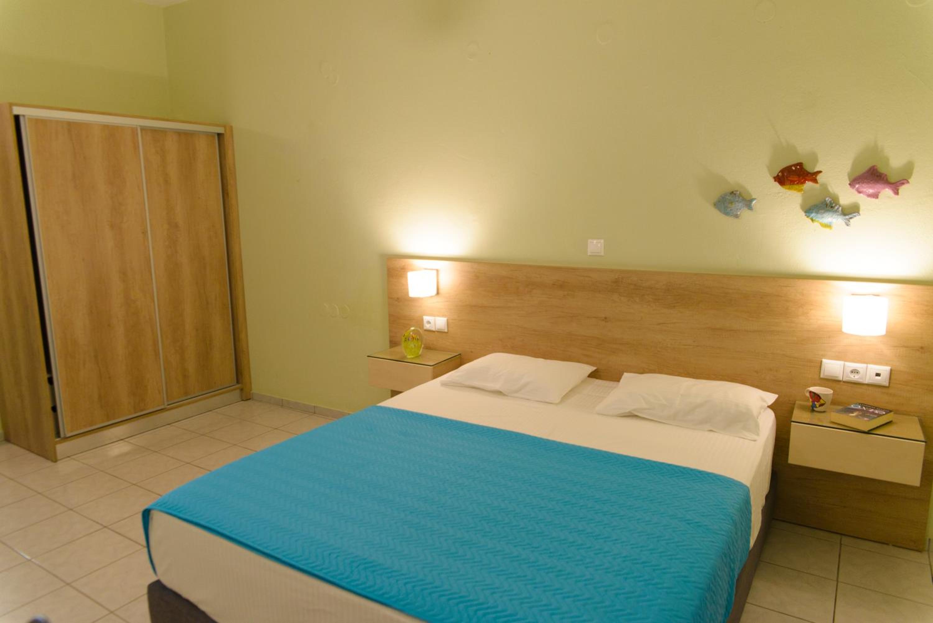 Superior Triple Room with Sea View photo 2