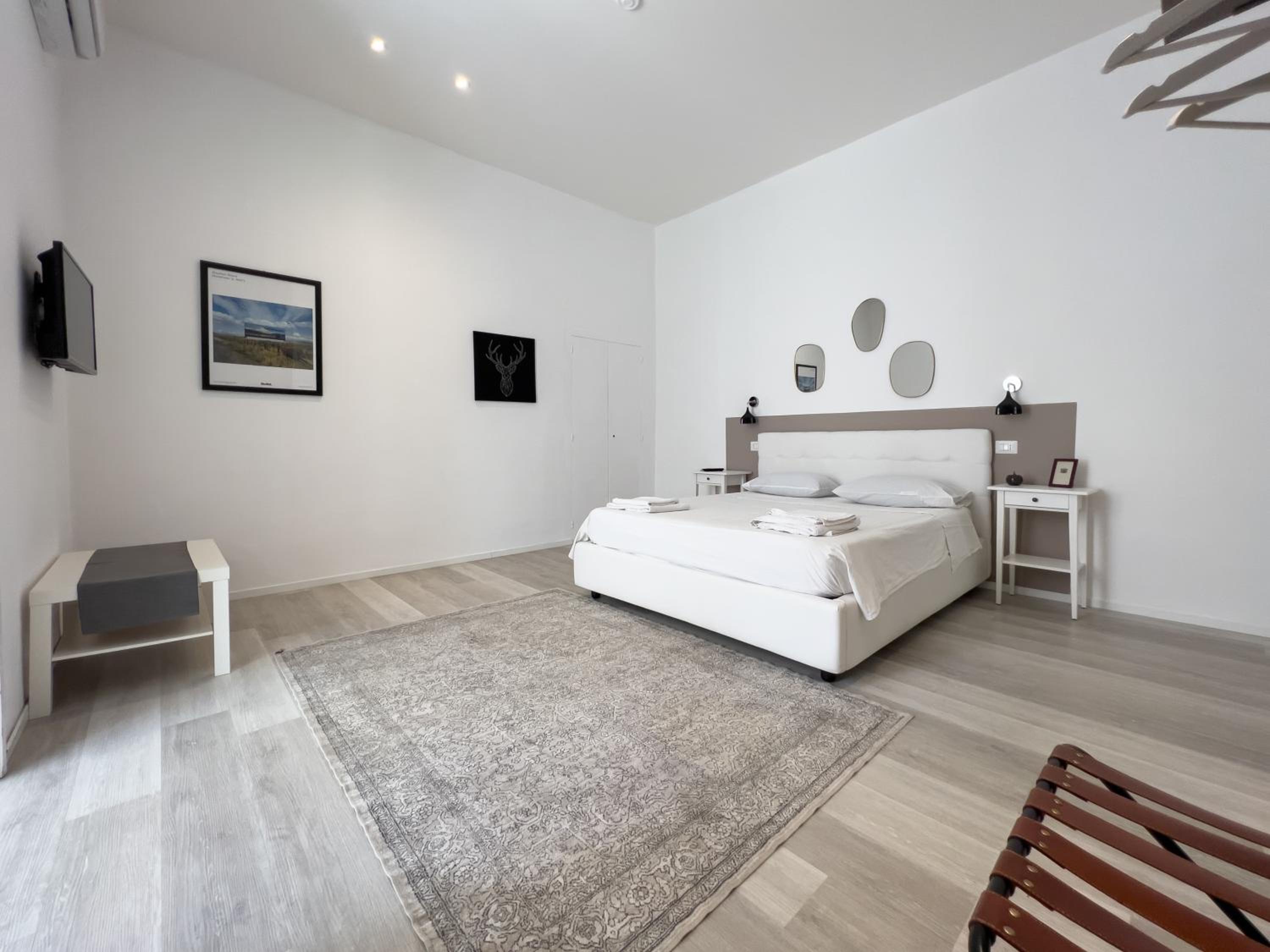 Two-Bedroom Apartment - Photo 19