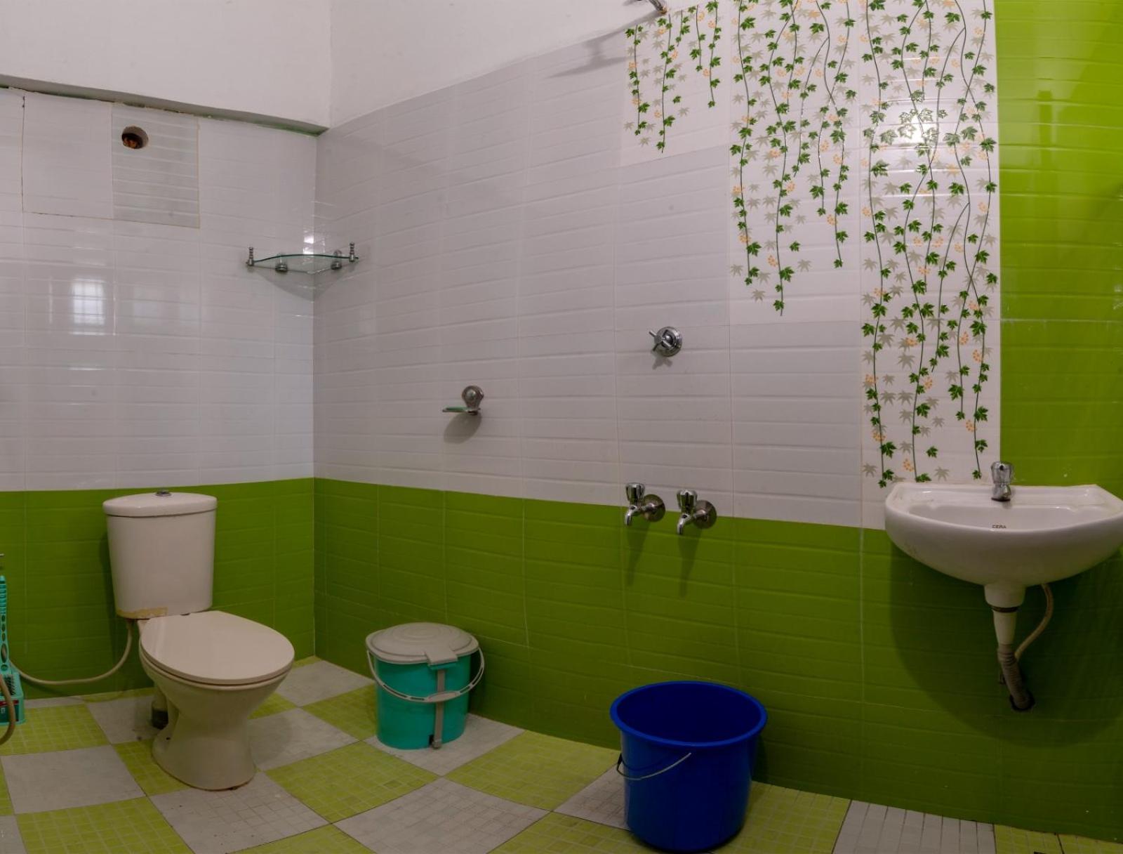 Deluxe Double Room (2 Adults + 1 Child) photo 3