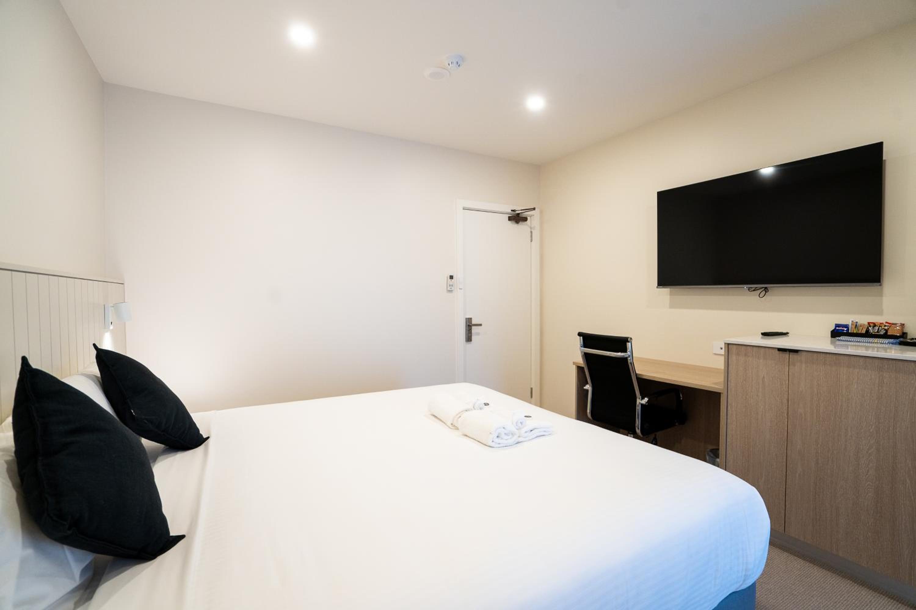 Standard King Room - Photo 3