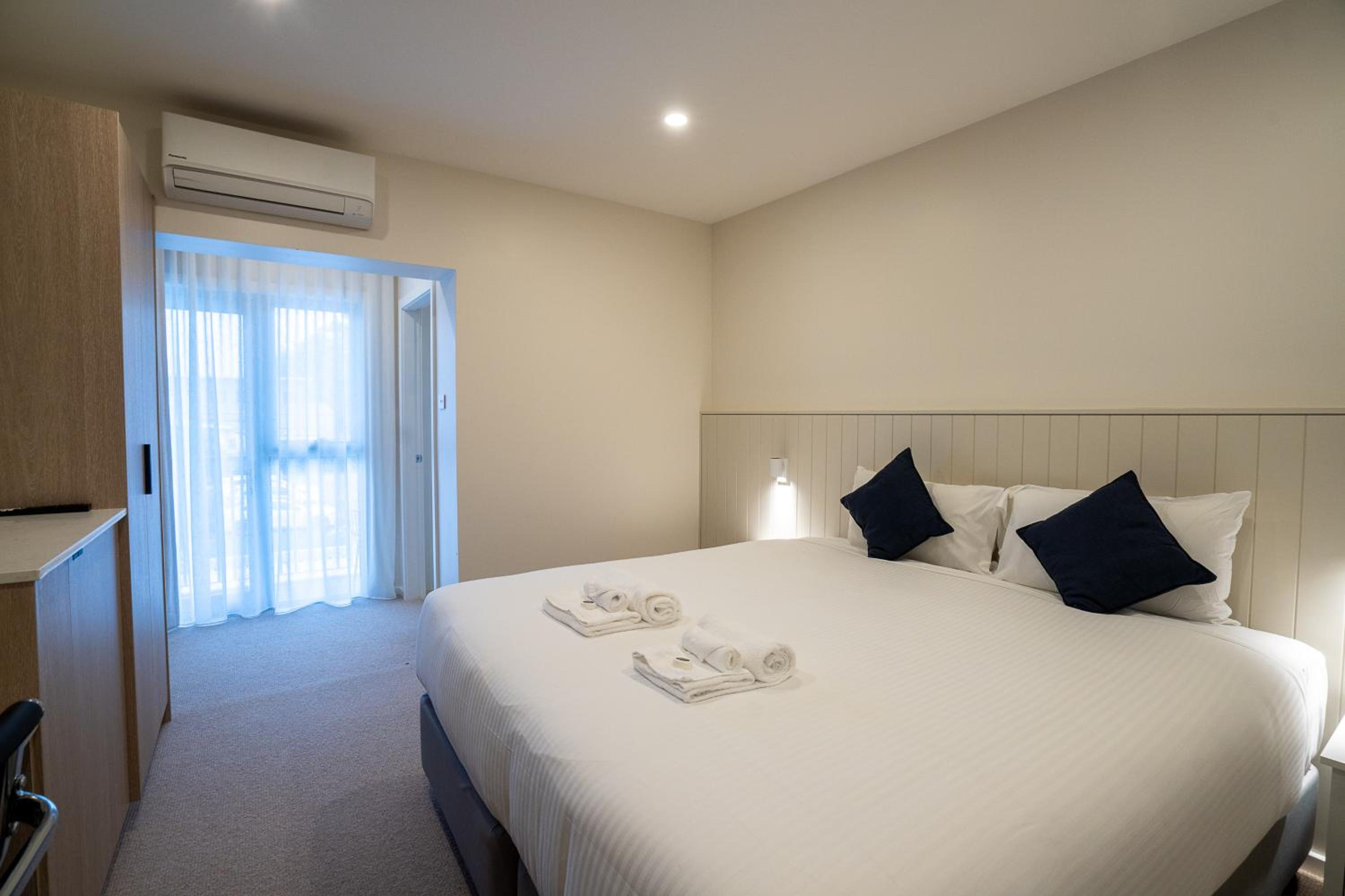 Standard Twin Room - Photo 3