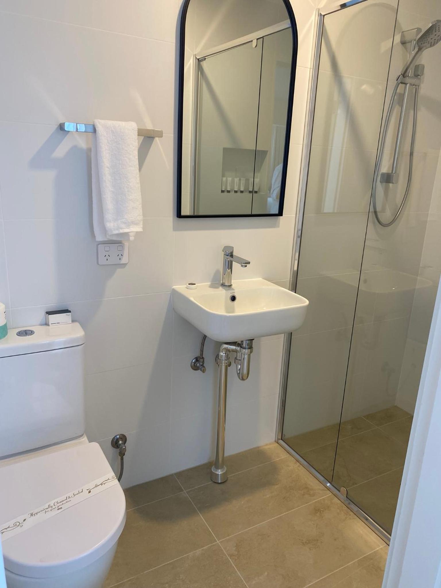 Standard Twin Room - Photo 8