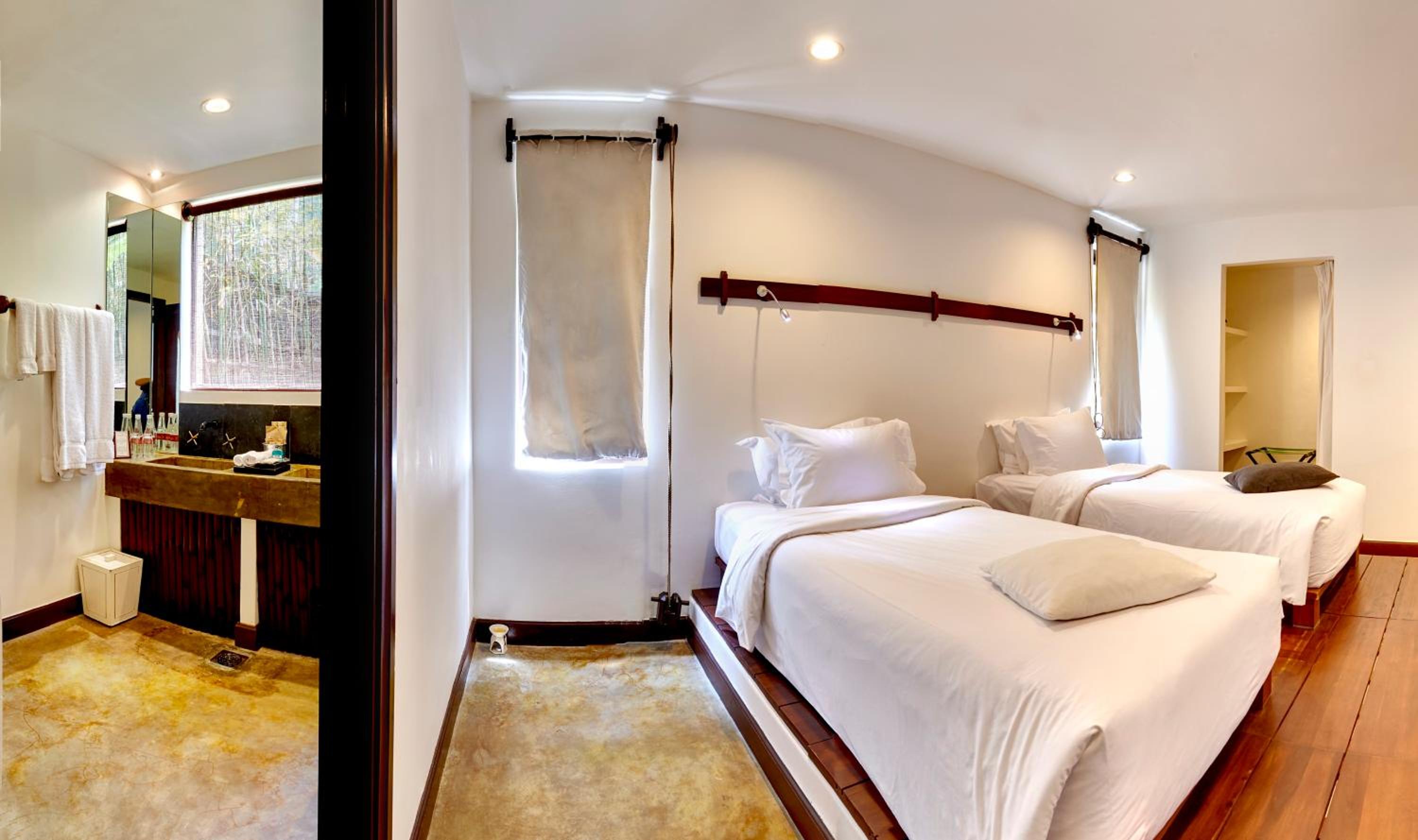 Two-Bedroom Villa with Pool - Photo 5