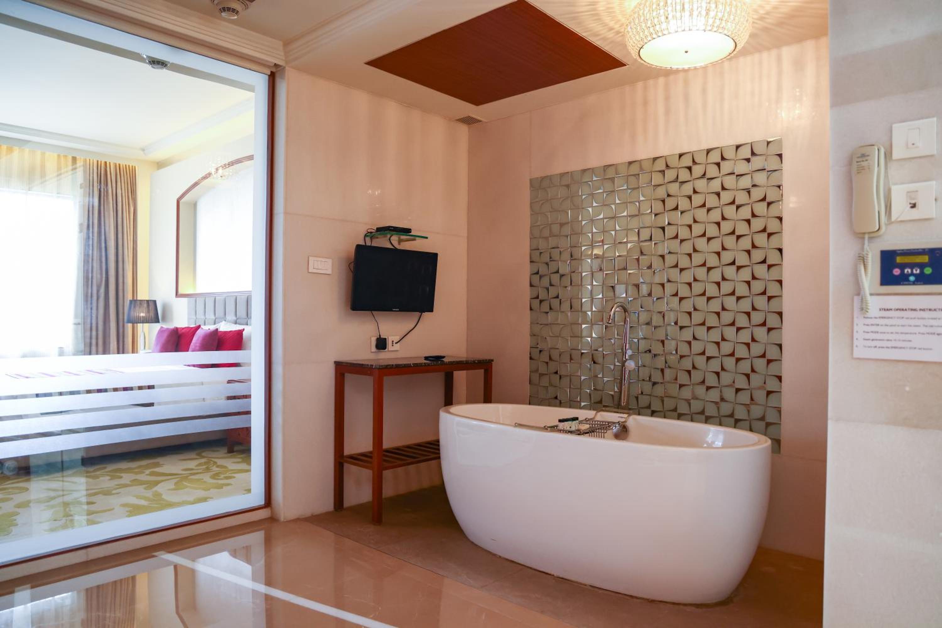 Suite Double Bed - 15% off on session of Spa, 15% off on Laundry, 15% off F&B services