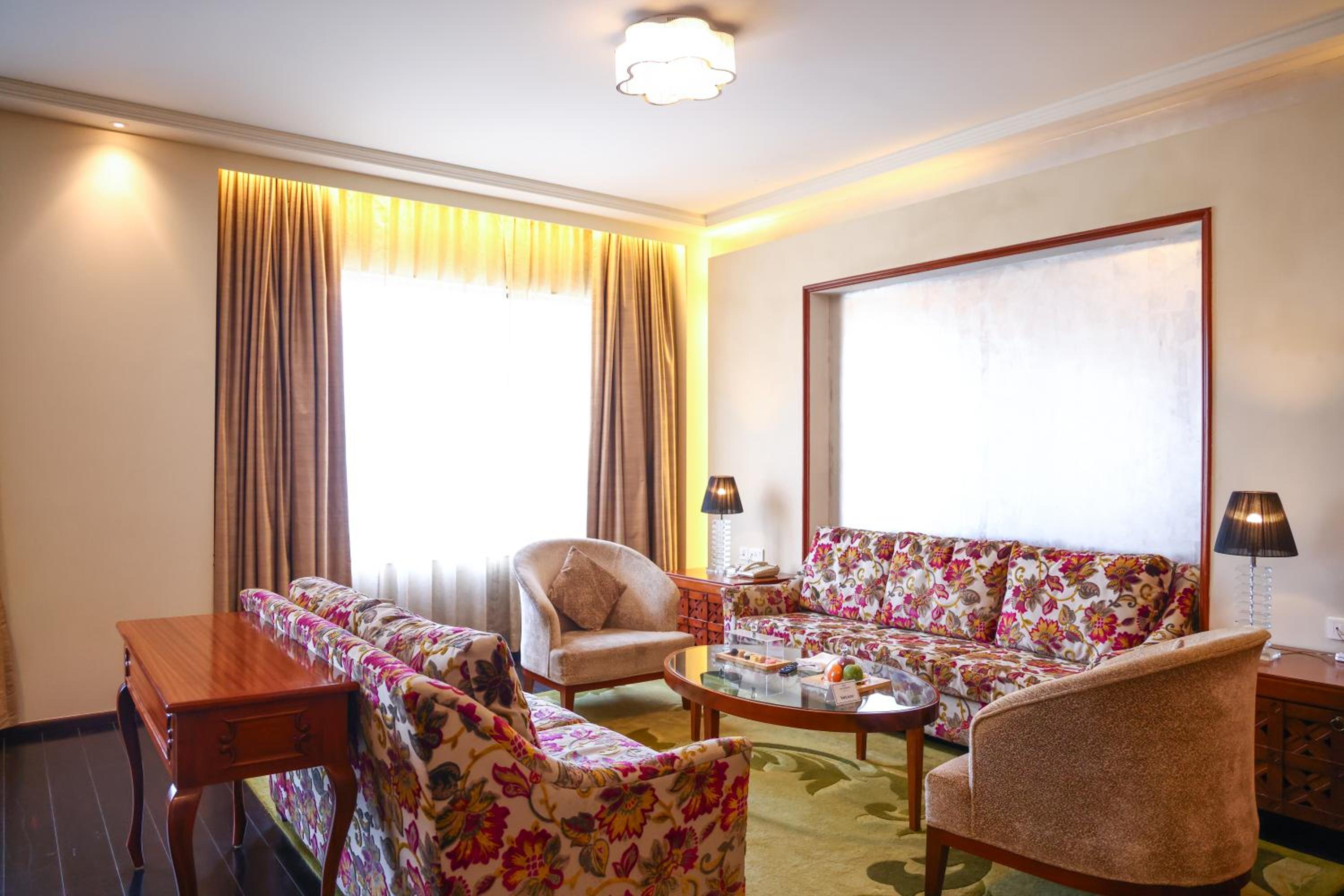 Suite Double Bed - 15% off on session of Spa, 15% off on Laundry, 15% off F&B services