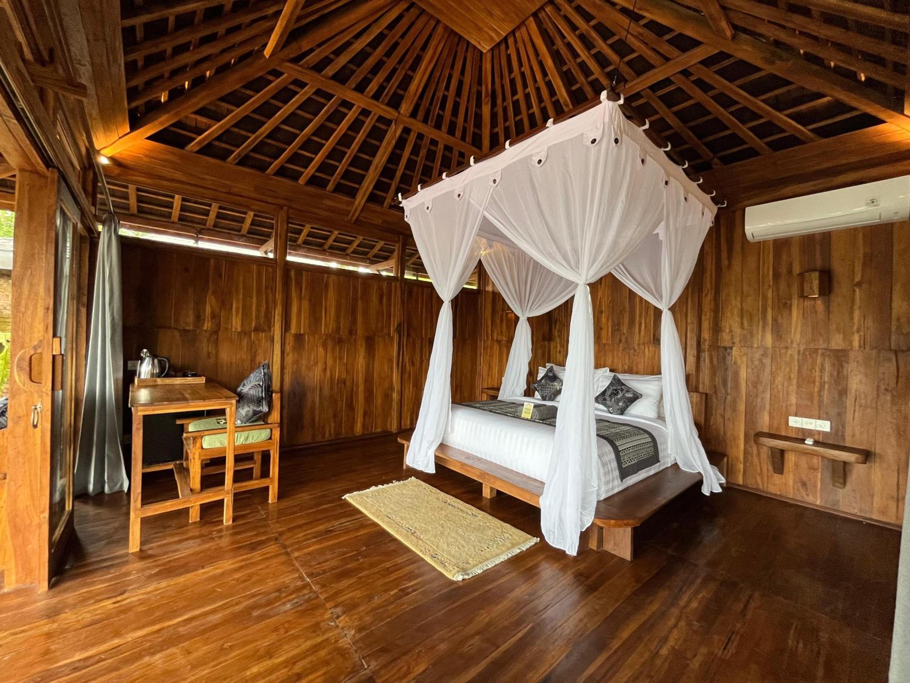 One-Bedroom Villa with Private Pool - Photo 2