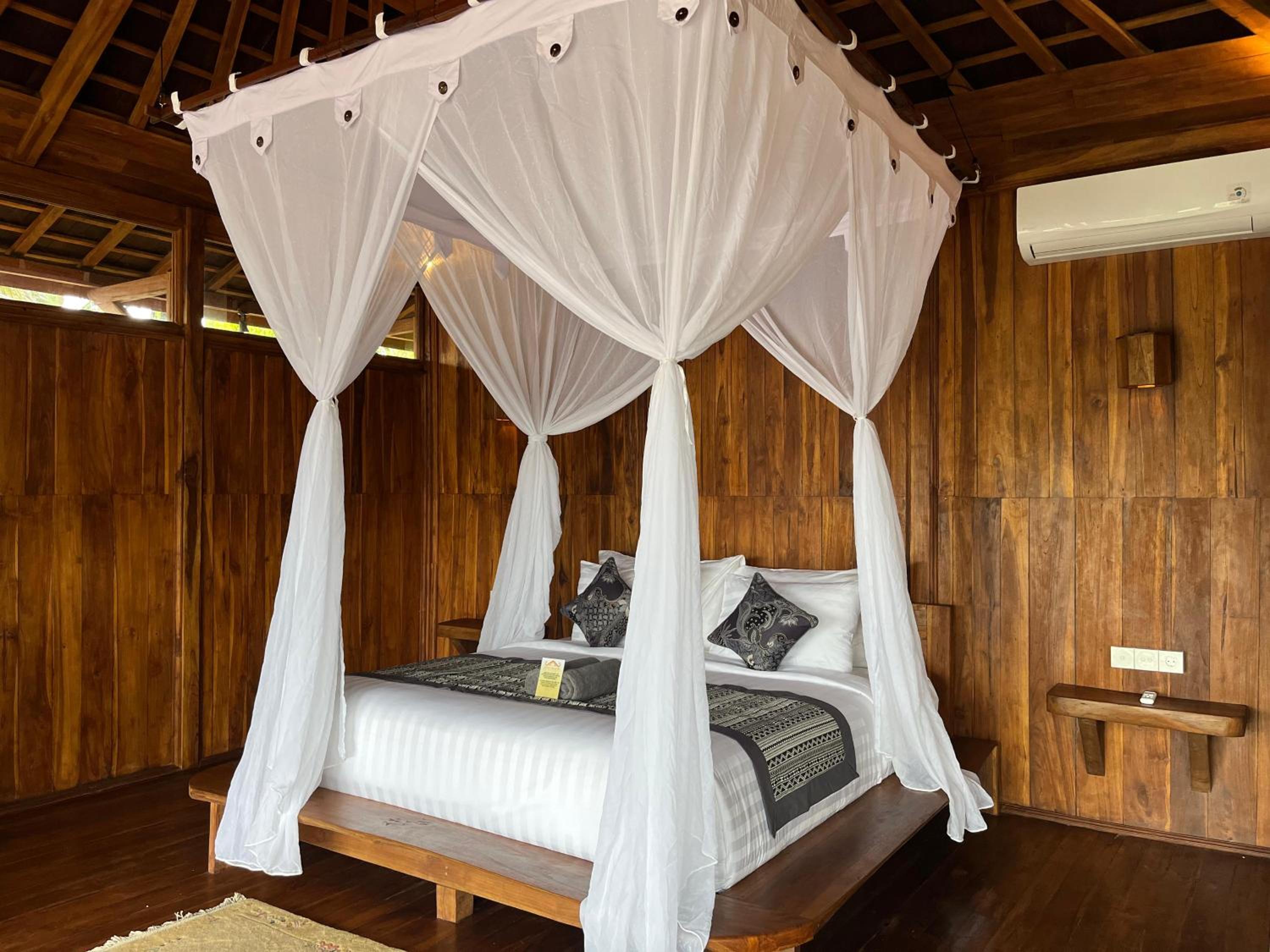 One-Bedroom Villa with Private Pool - Photo 3