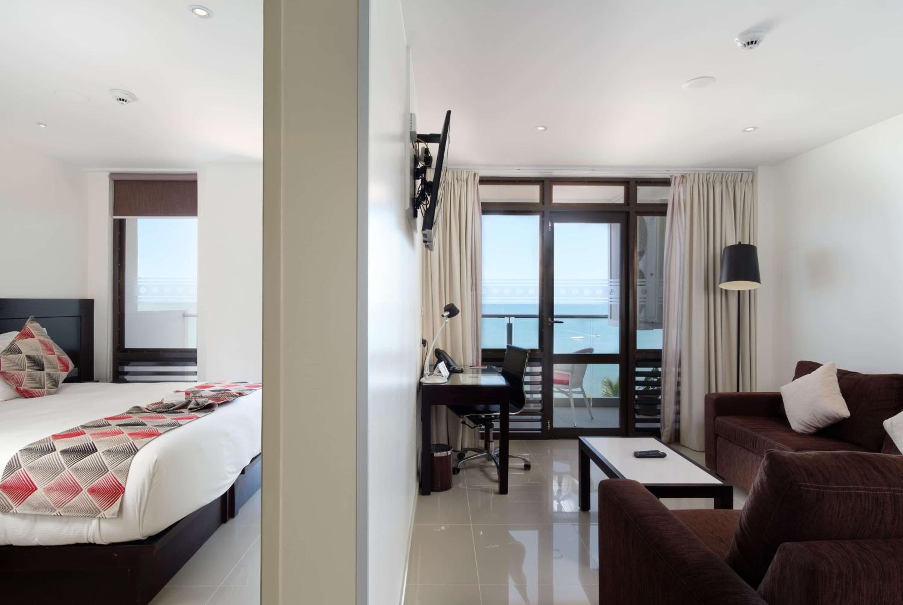 2-Bedroom Beachfront Suite-1 King Bed and 1 Double Bed, Non-Smoking photo 3