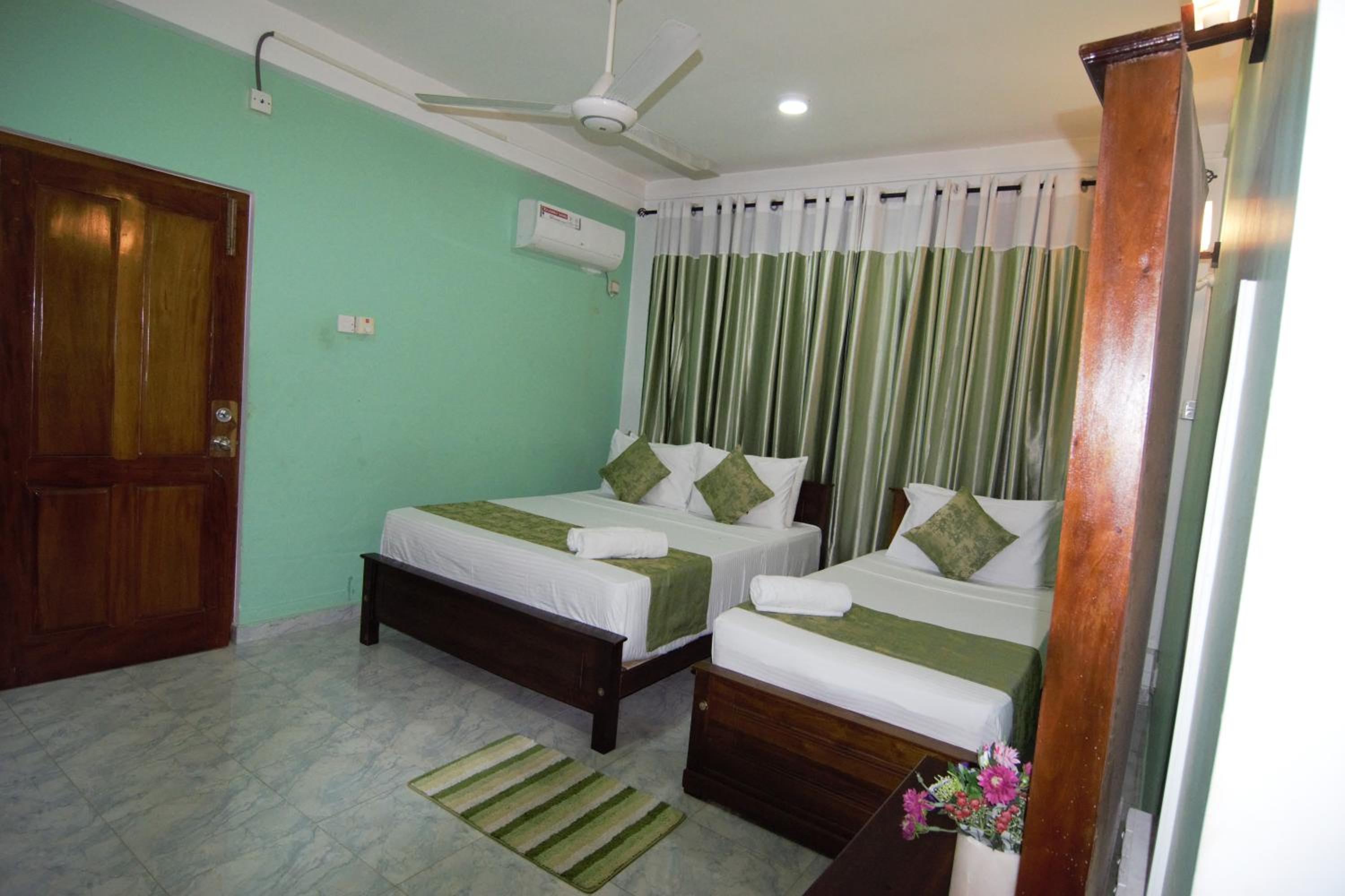 Deluxe Triple Room photo 2