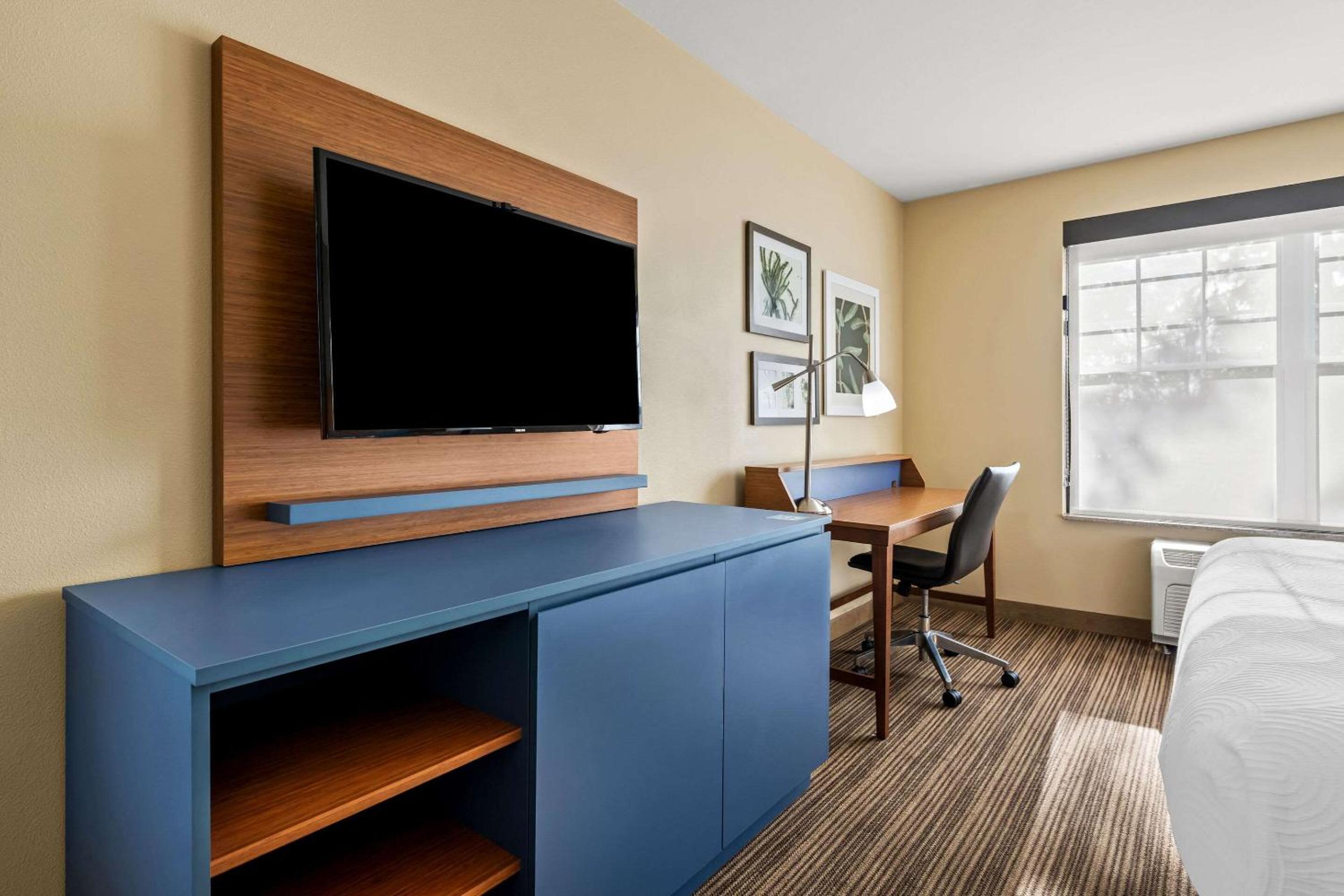 King Room - Non-Smoking - Photo 2