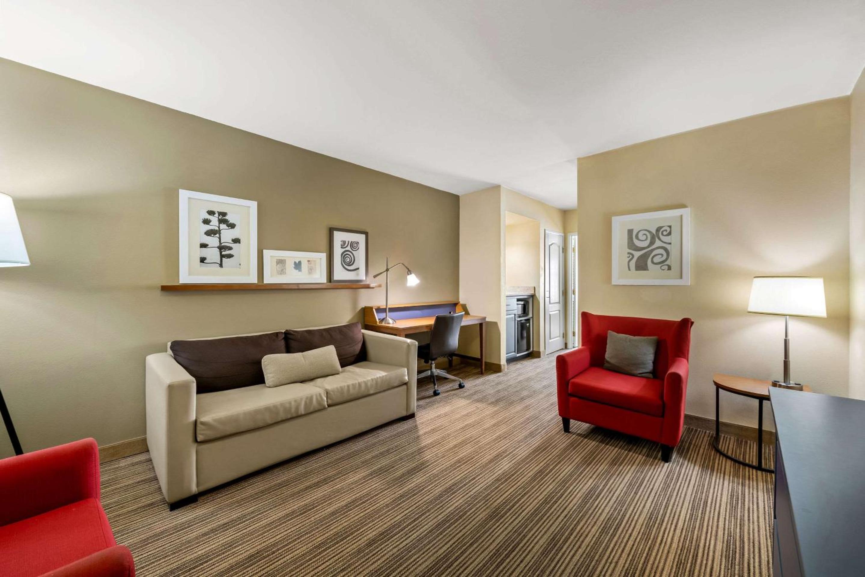 Premium Suite - Non-Smoking - Photo 4