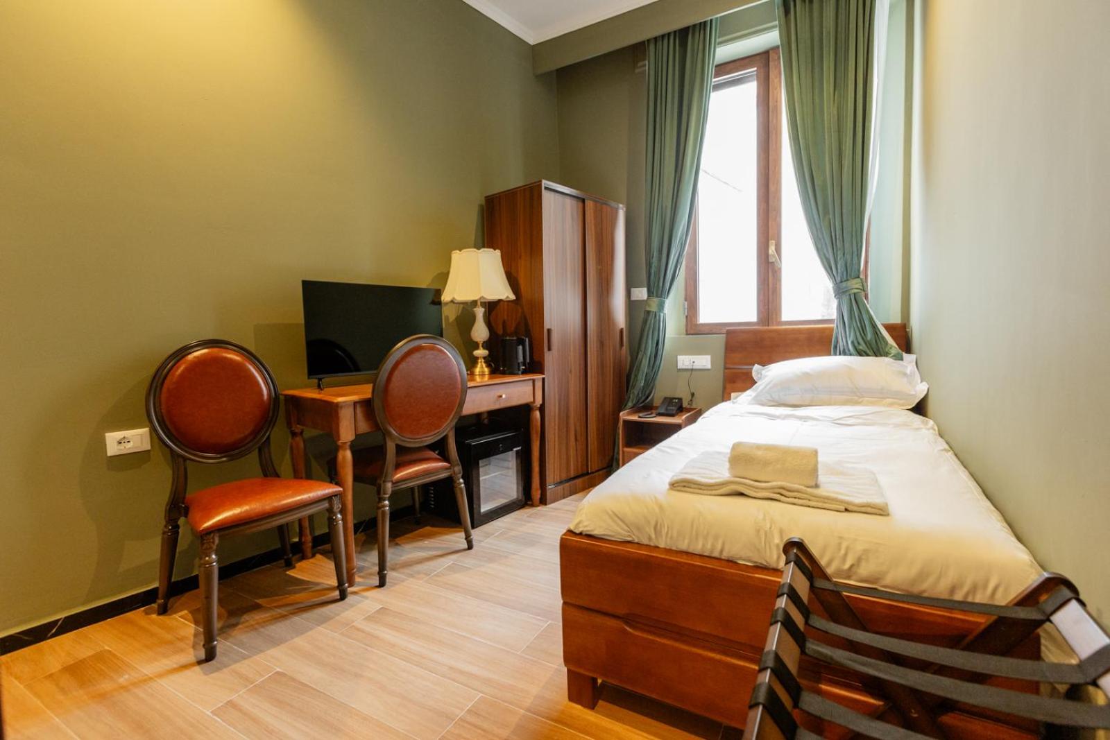 Large Single Room photo 1