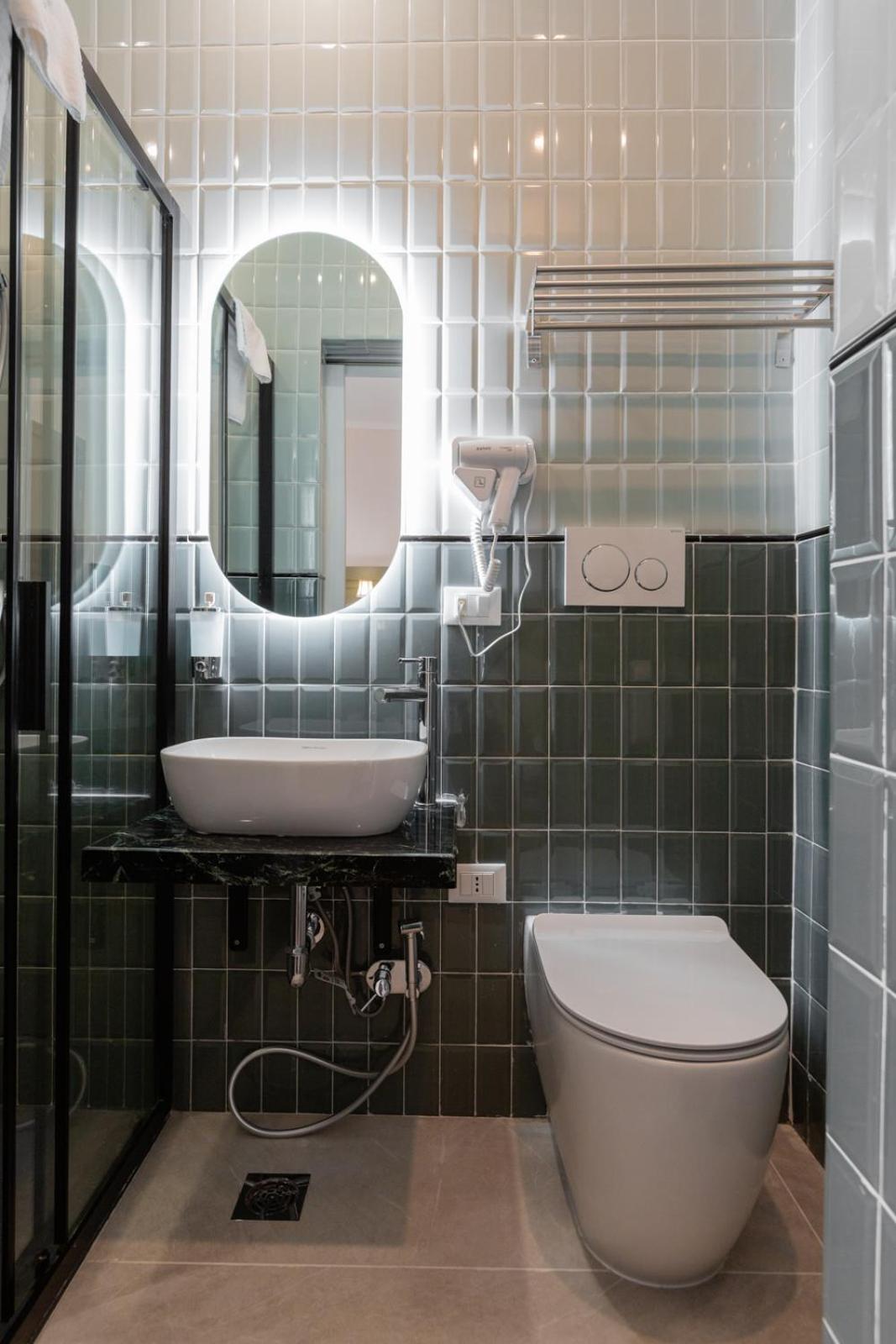 Double or Twin Room with City View photo 3