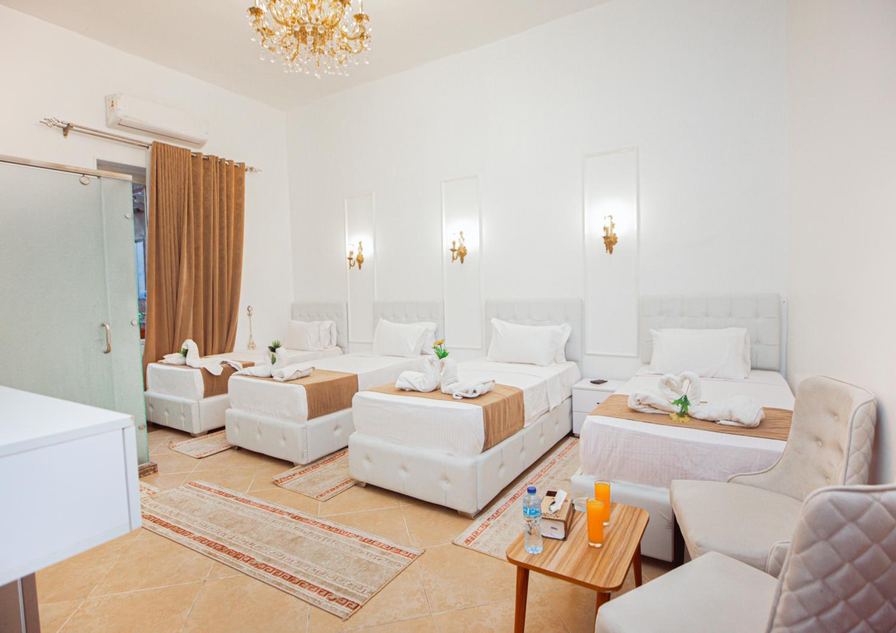 Deluxe Family Room