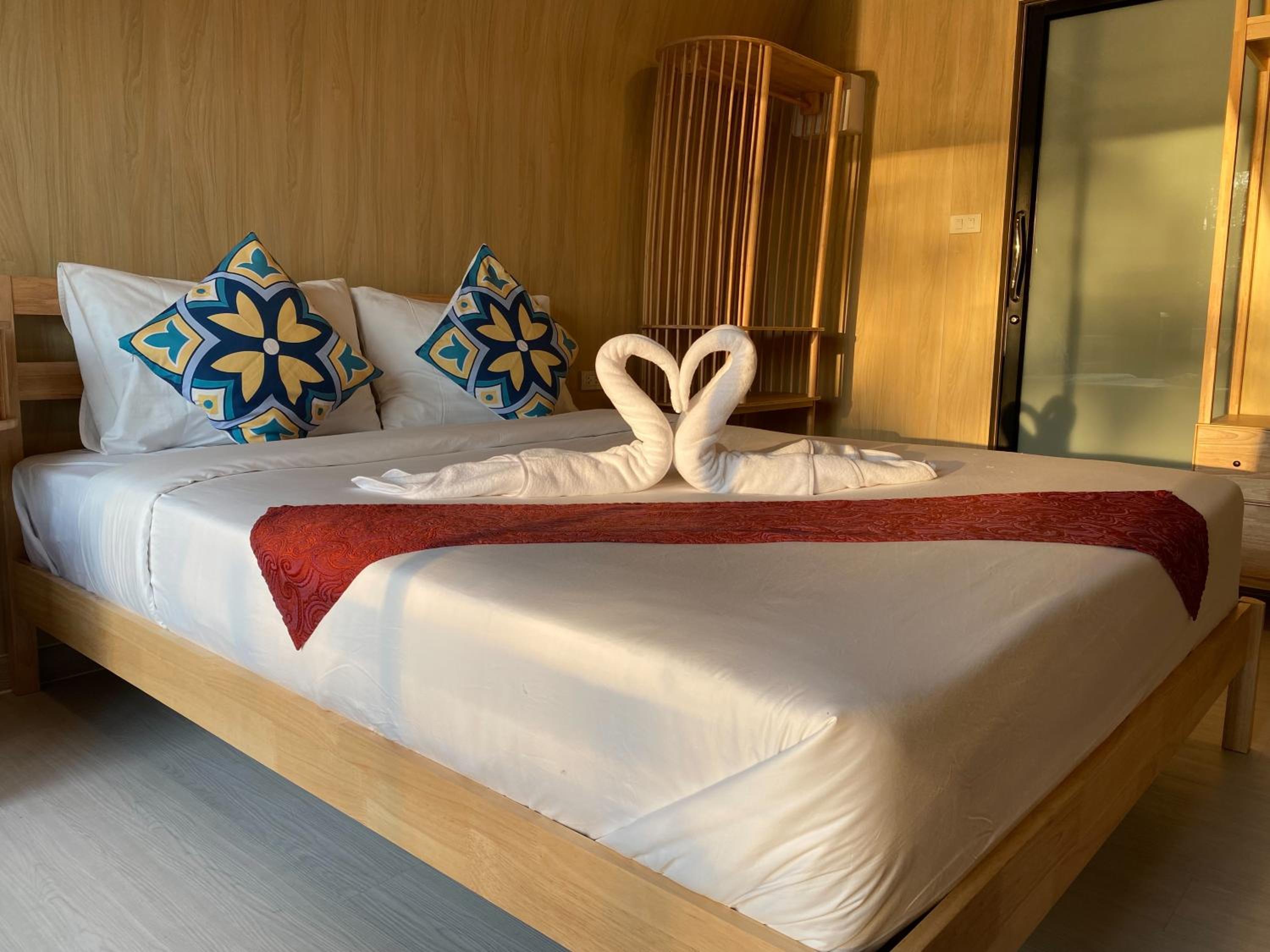 Deluxe Double Room with Balcony photo 2