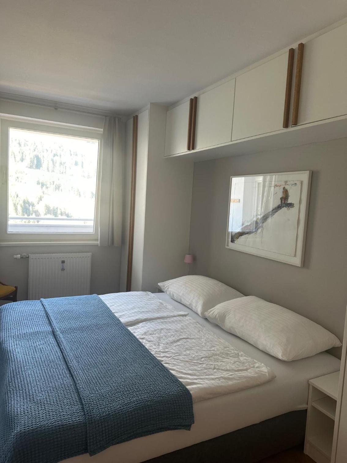 One-Bedroom Apartment with Balcony and City View photo 2
