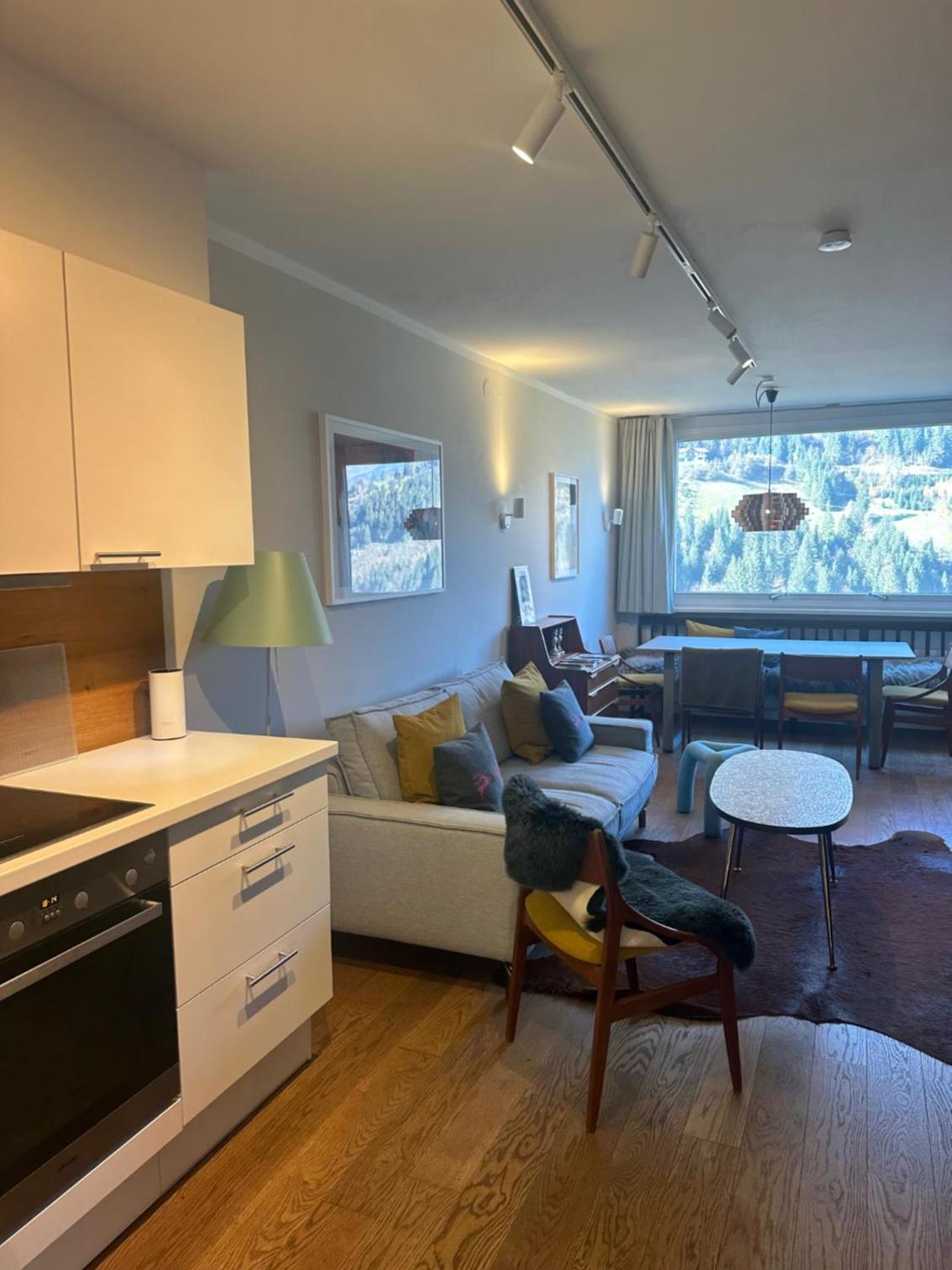 One-Bedroom Apartment with Balcony and City View photo 3