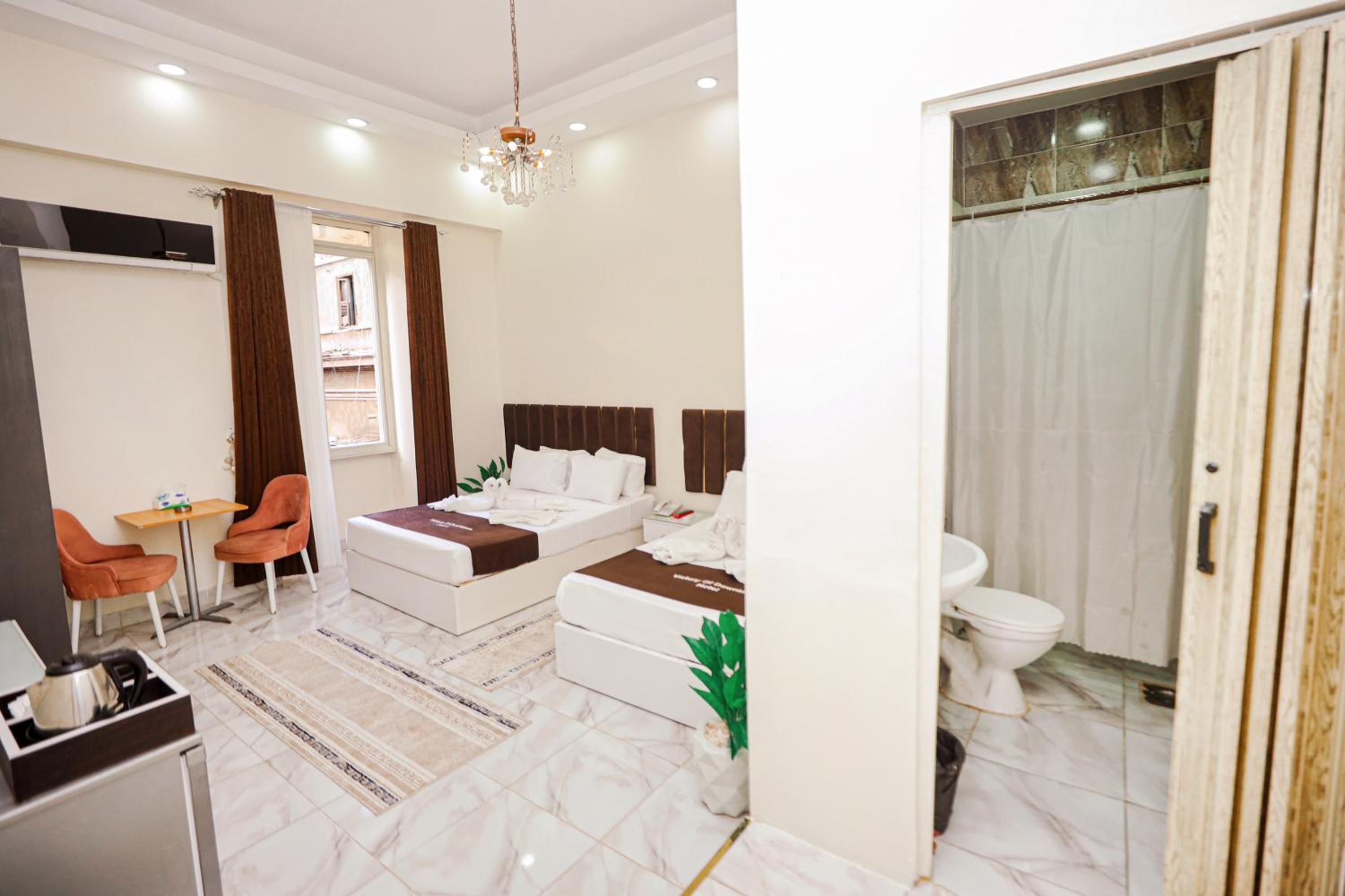 Deluxe Family Room