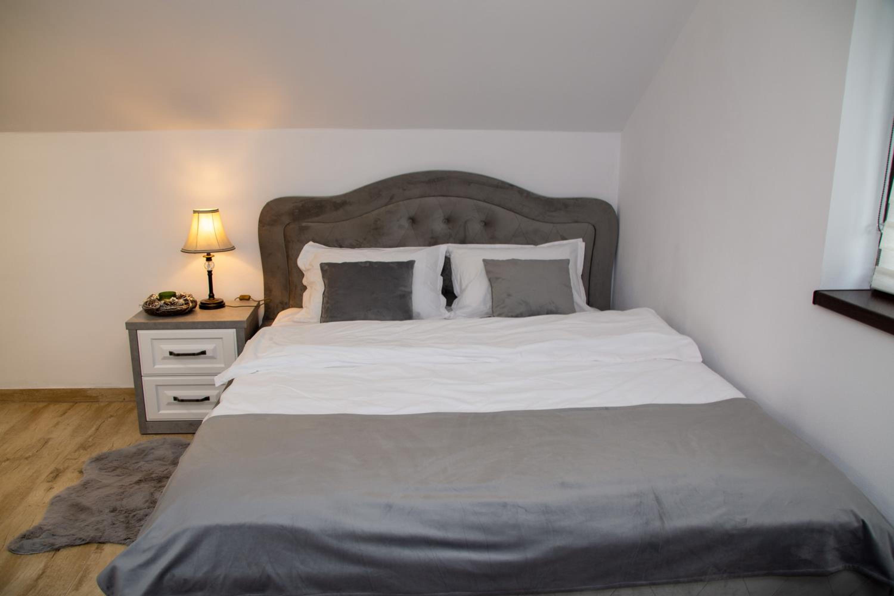 Large Double Room photo 1