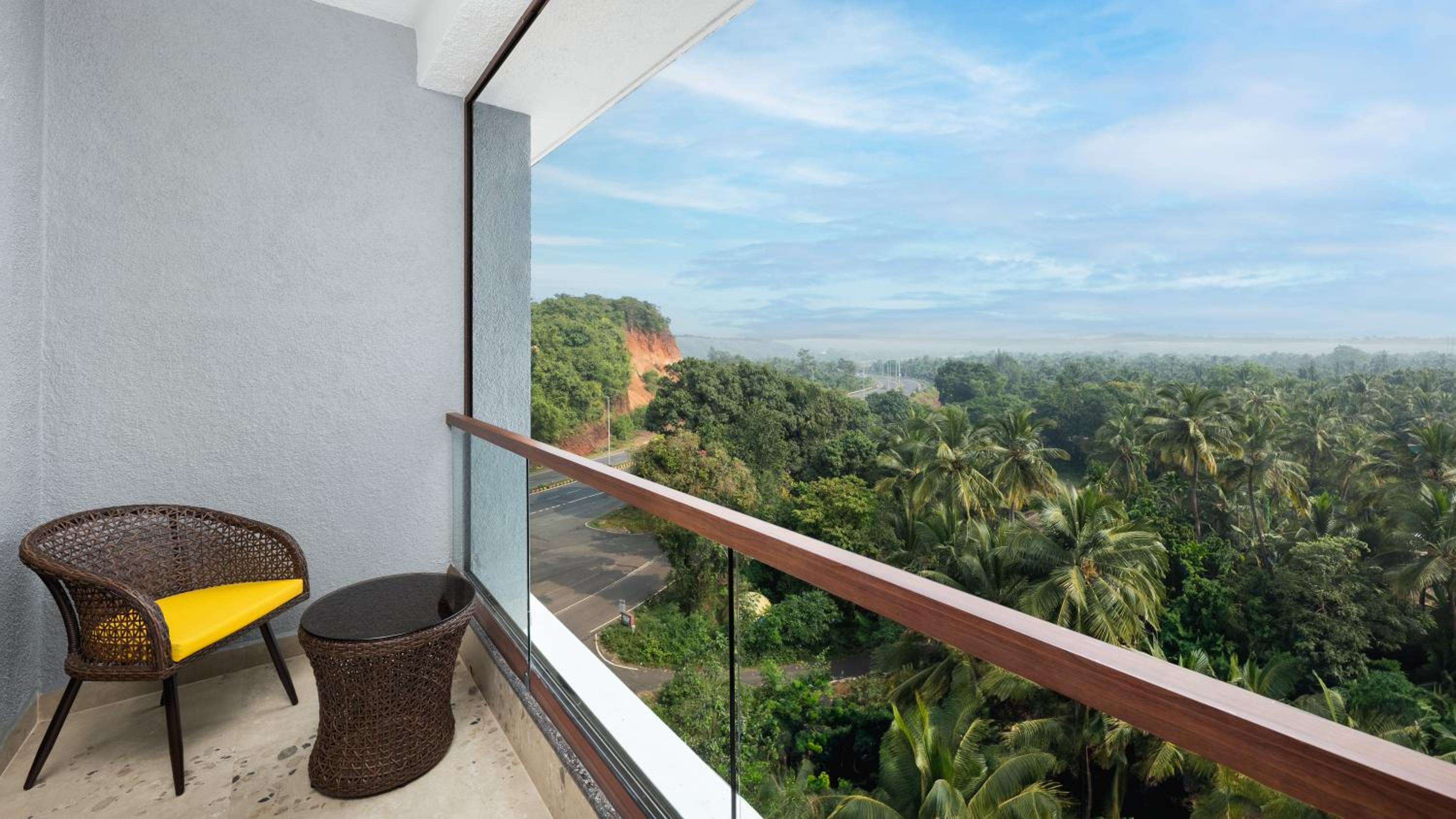 Superior King Bed Room with Balcony - 10% Discount on  Food & Soft Beverages and SPA - 8 am to 8 pm Comp Beach Shuttle within 4km radius
