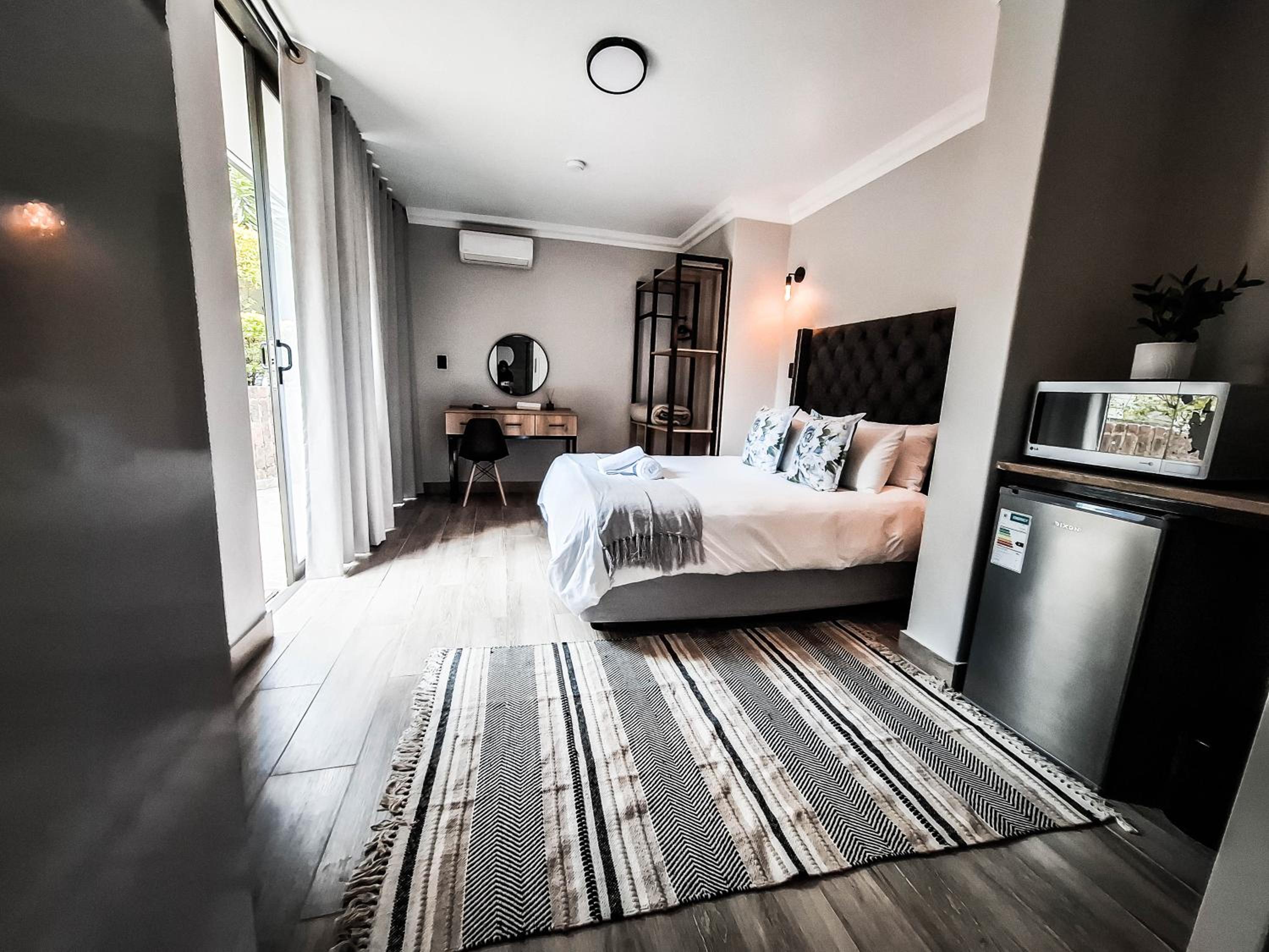 Double Room - Photo 4