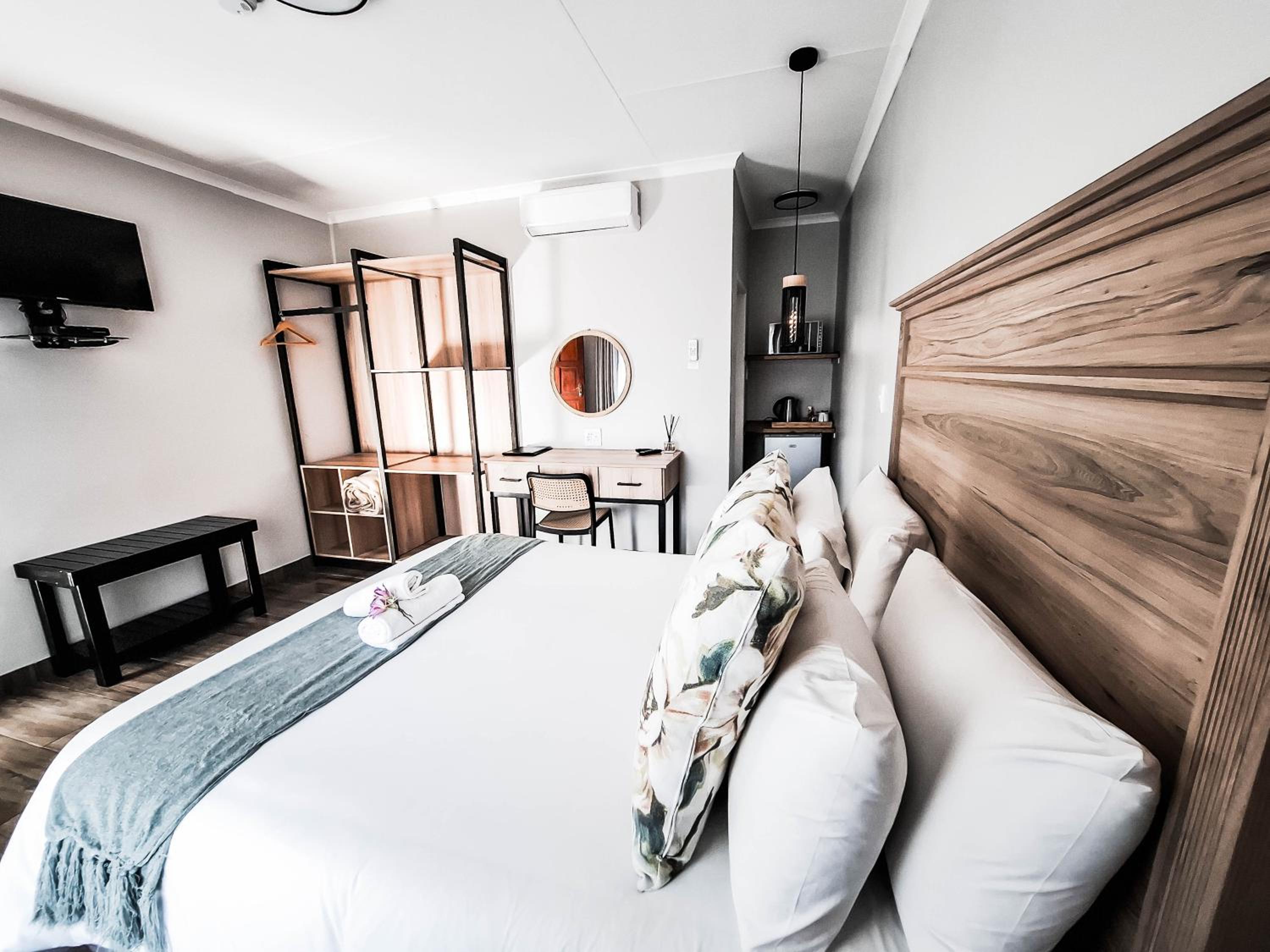 Double Room - Photo 14