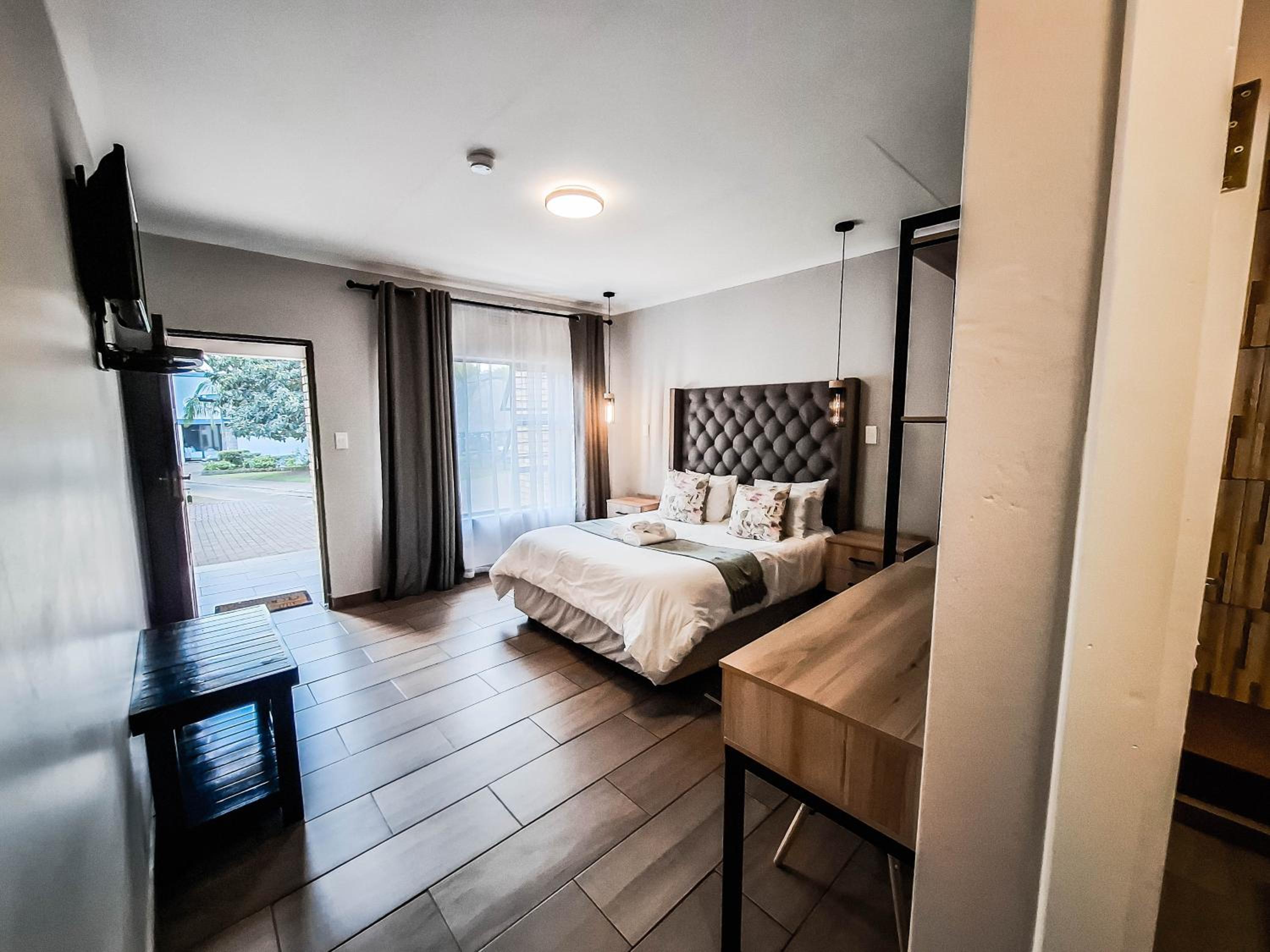 Double Room - Photo 13