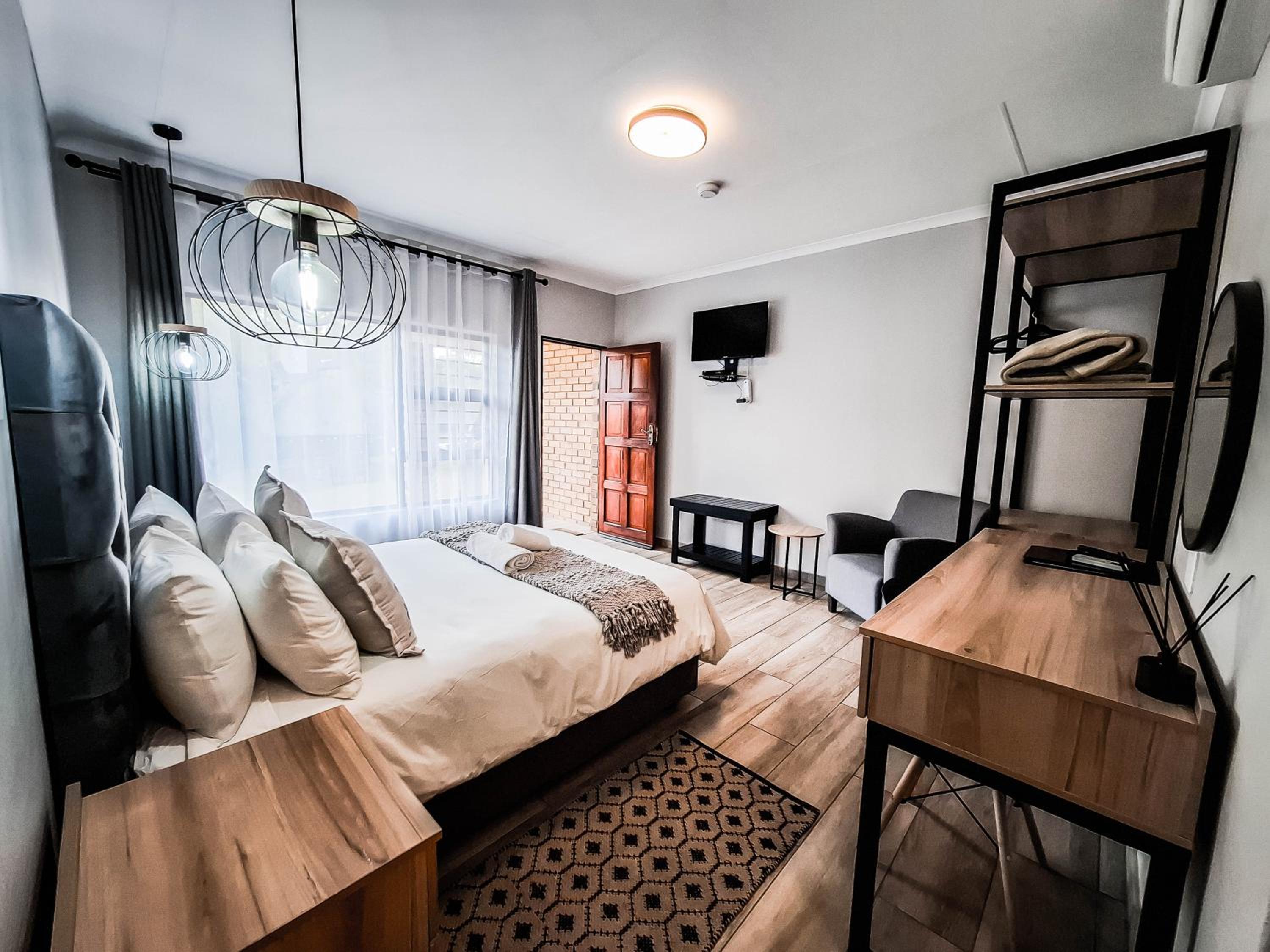 Double Room - Photo 11