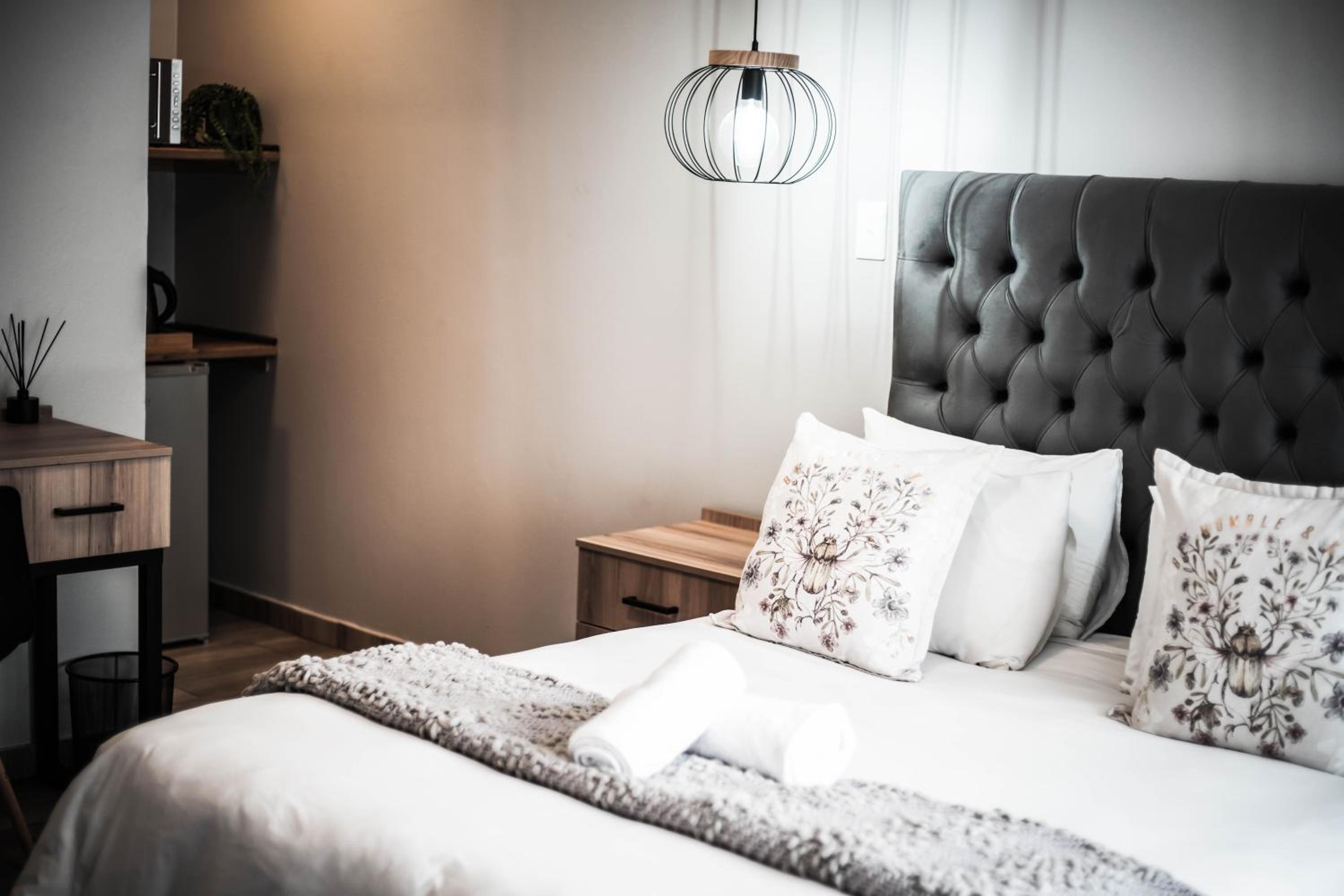 Double Room - Photo 9