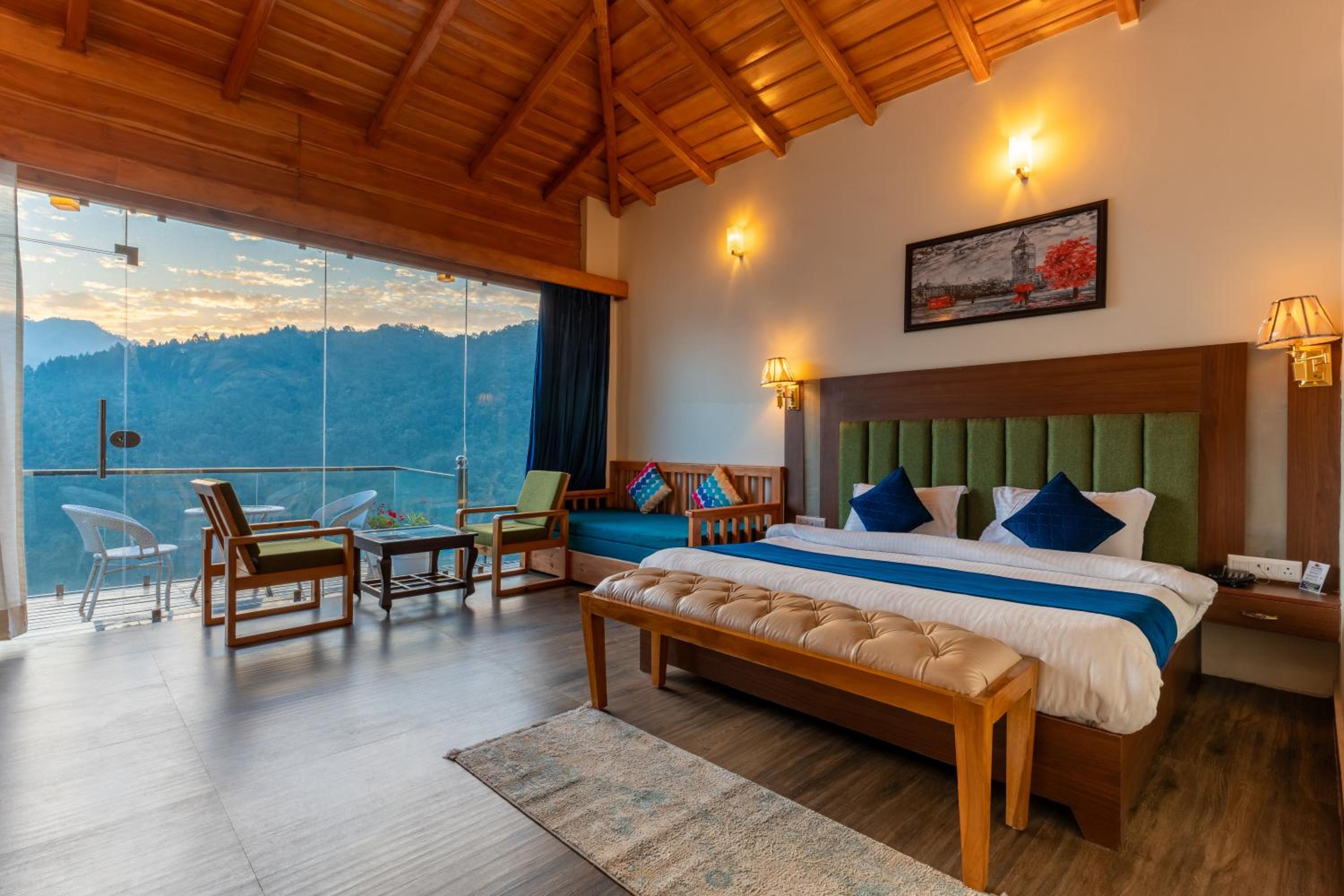 Family Room with Lake View photo 1
