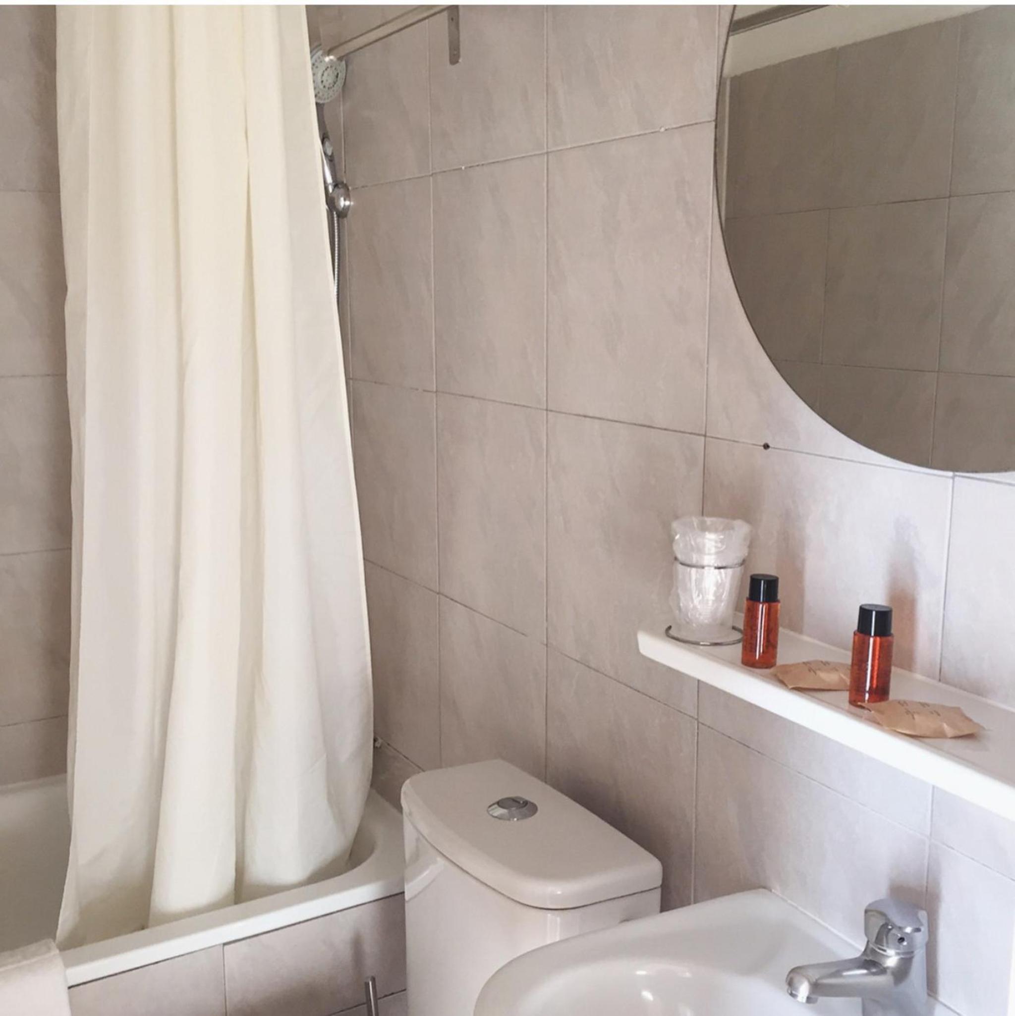Double Room - Photo 9