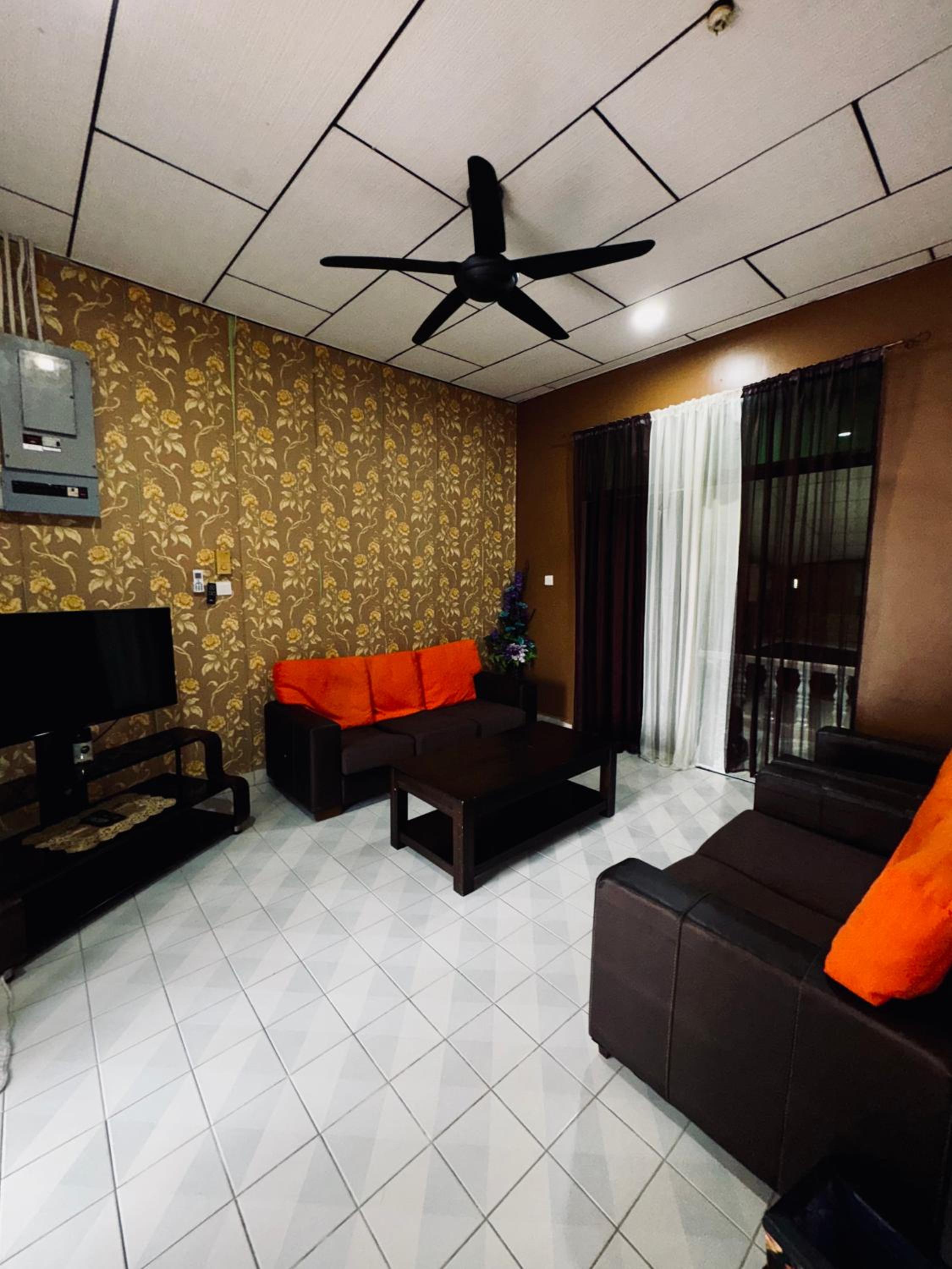 Three-Bedroom House photo 1
