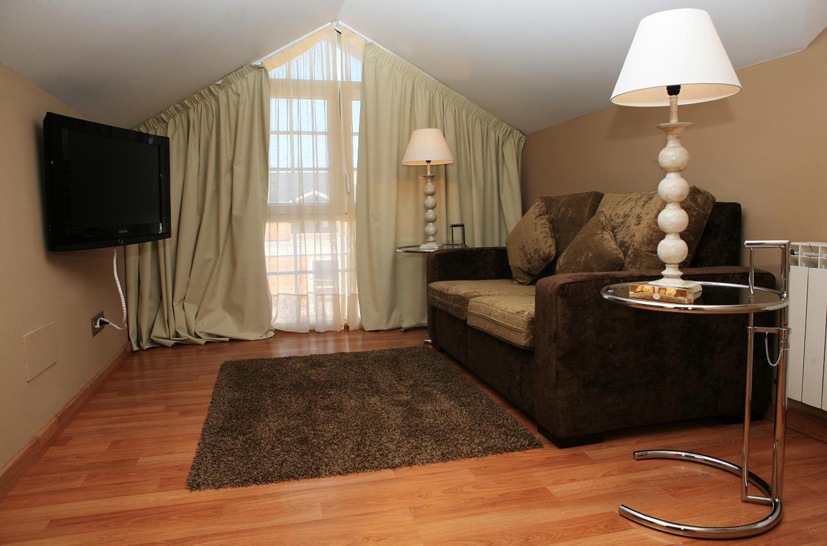 Suite - Photo 6