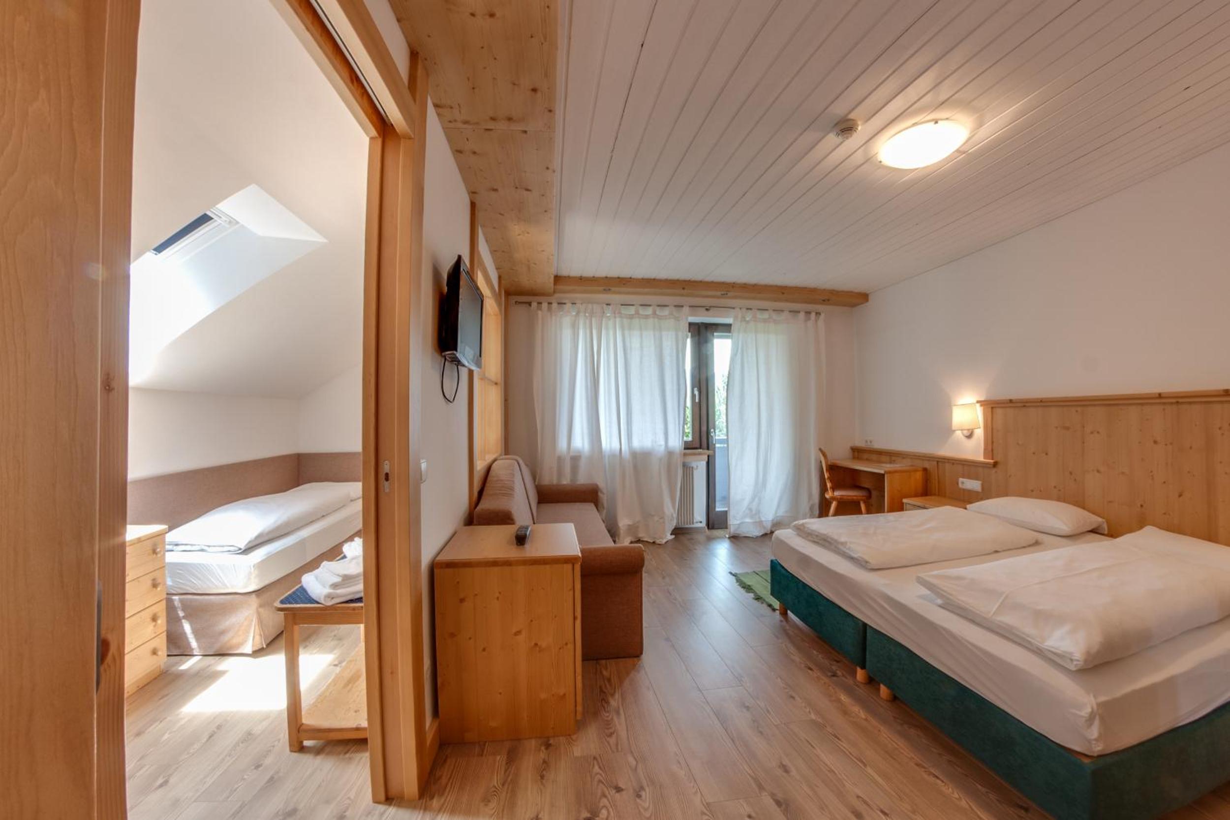 Two-Bedroom Suite - Photo 5