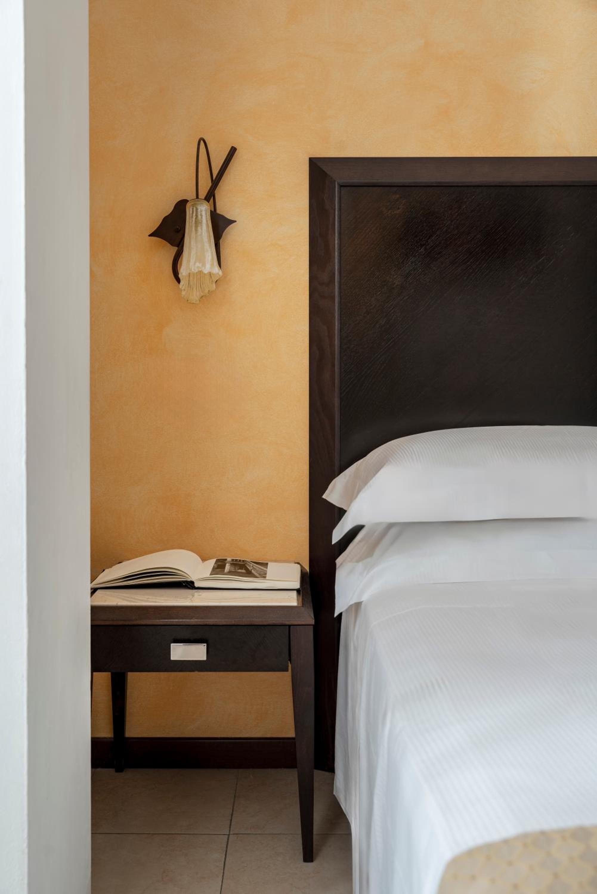 Standard Double Room - Photo 2