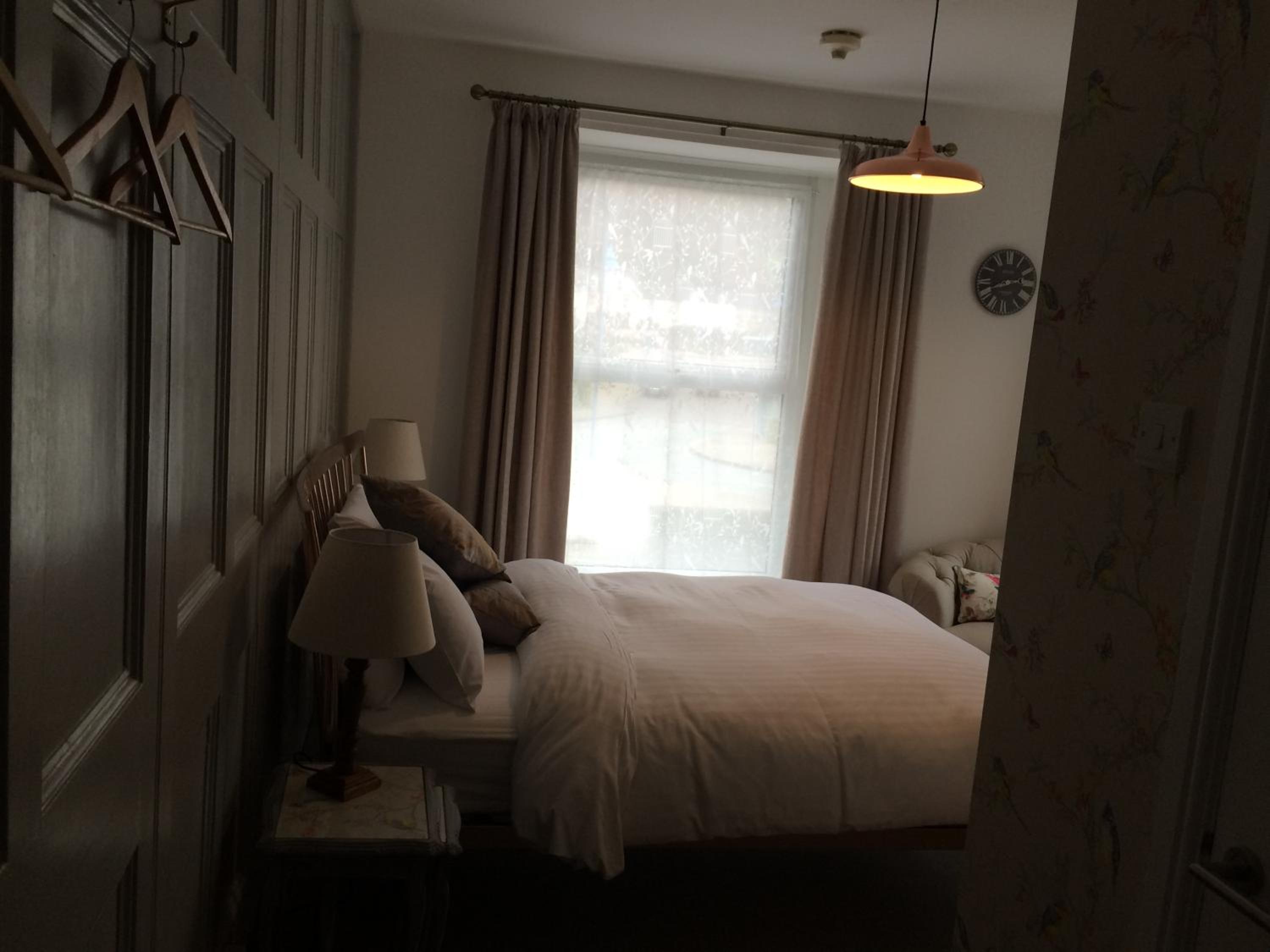 Deluxe Double Room with Bath photo 3
