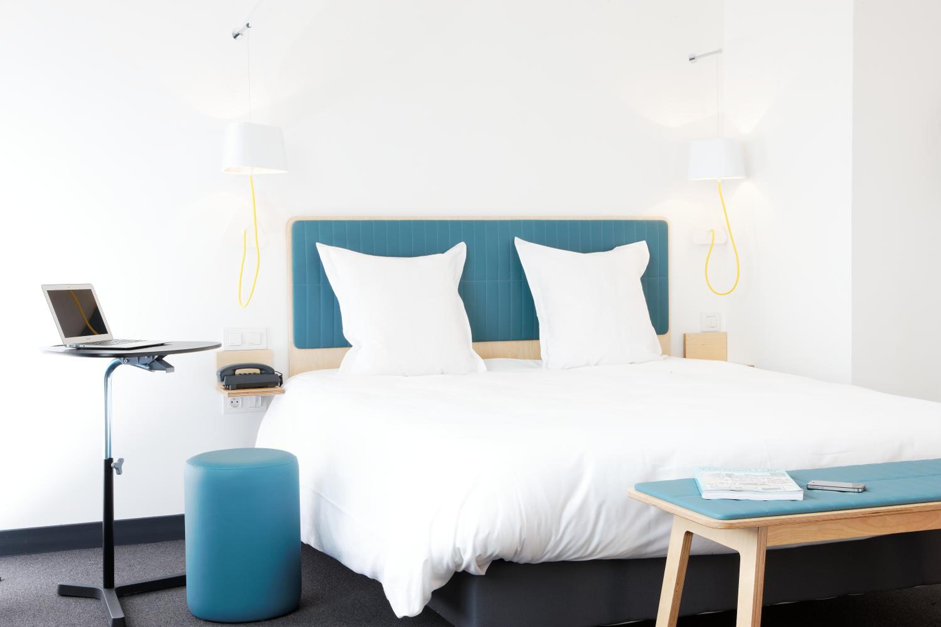 Standard Room with One Double Bed and One Single Bed photo 2