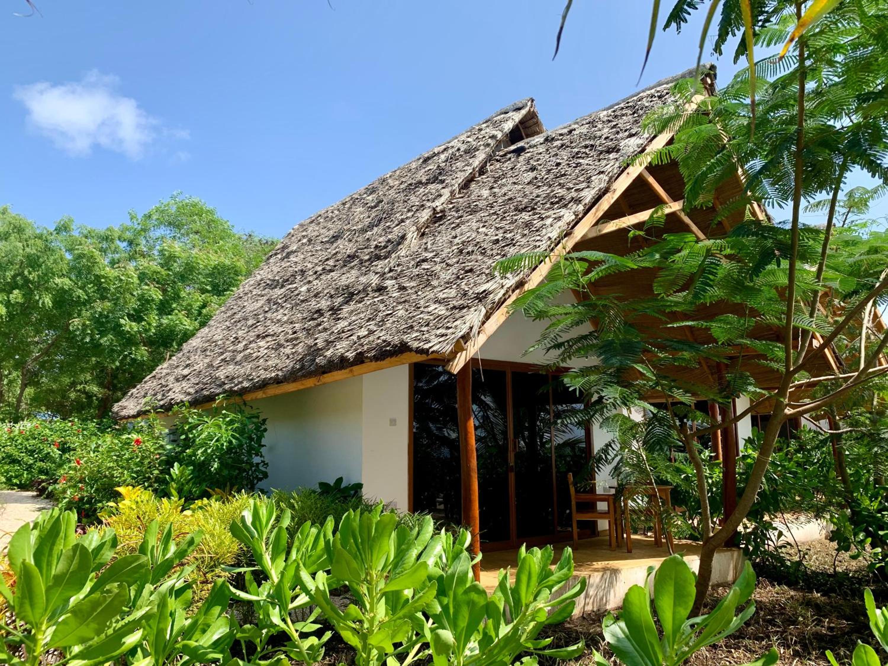 Deluxe Double Room with Side Sea View