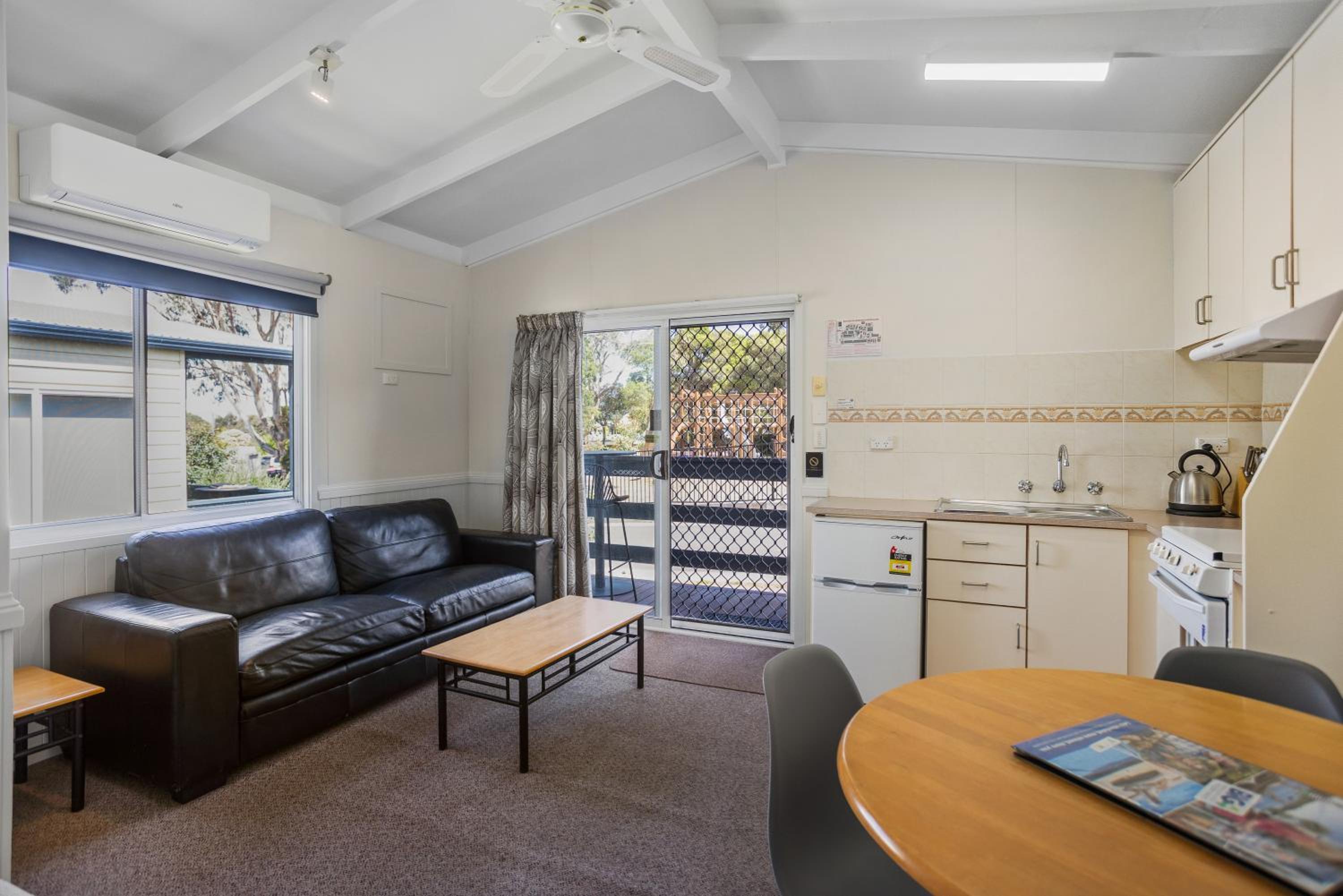Standard Double Room photo 3