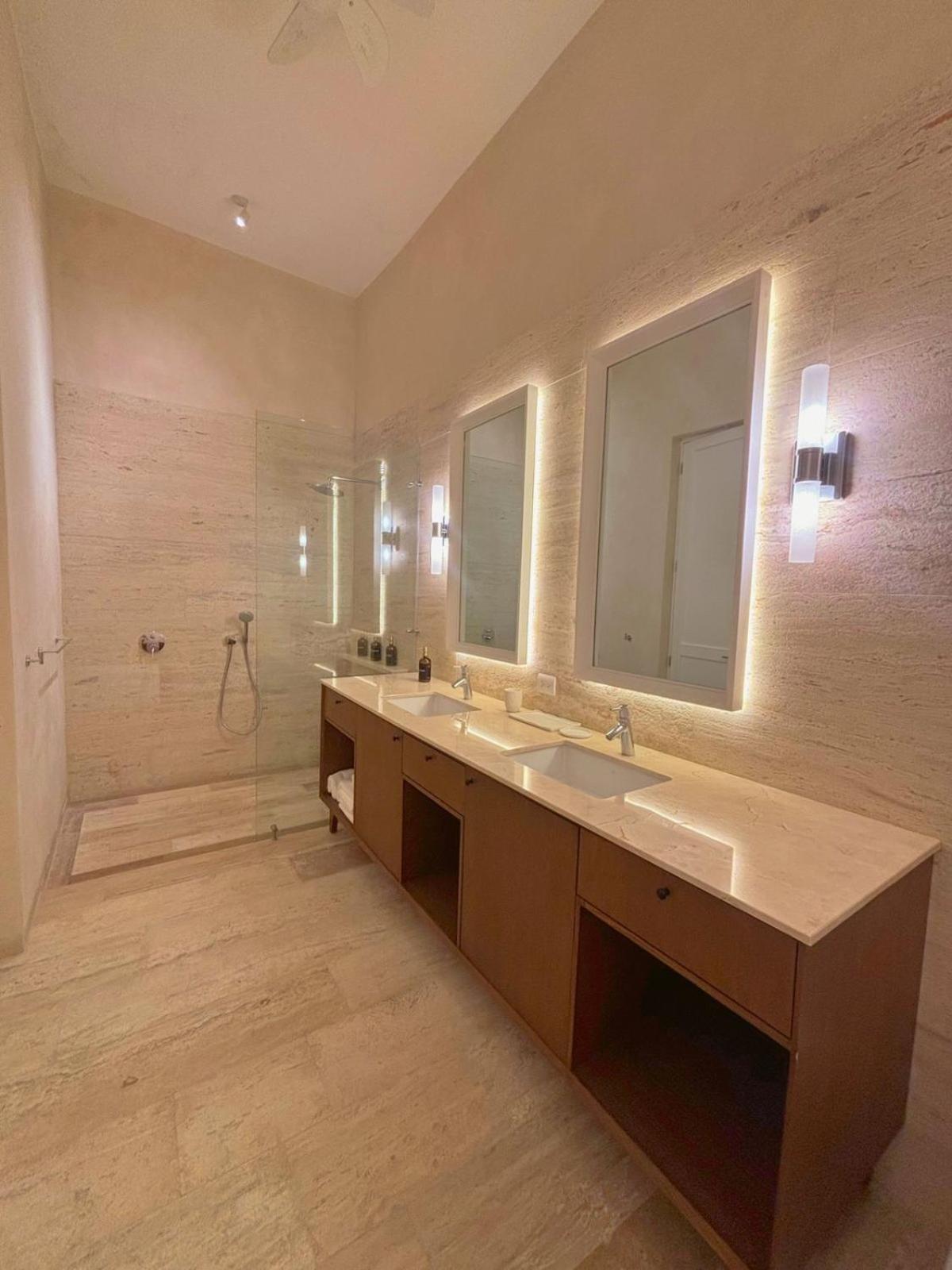 Suite with City View photo 3